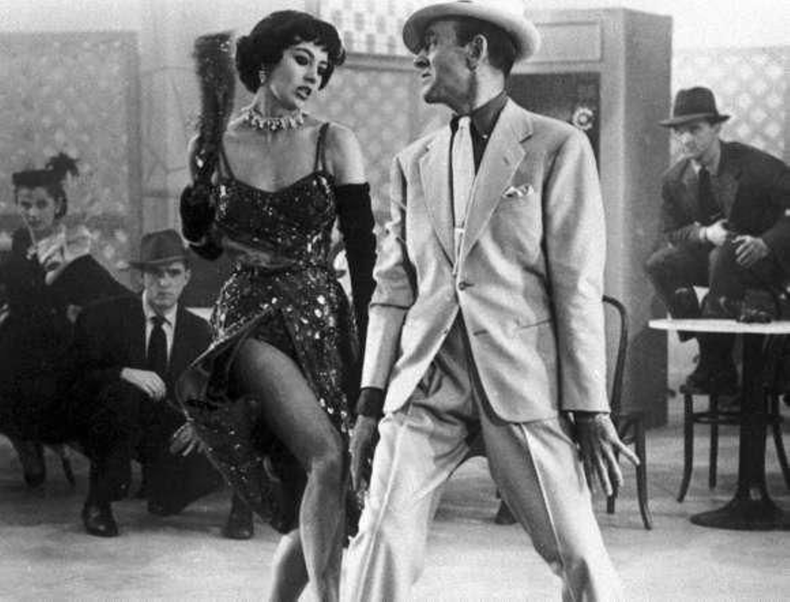 Muere Cyd Charisse, una gran dama del musical de Hollywood