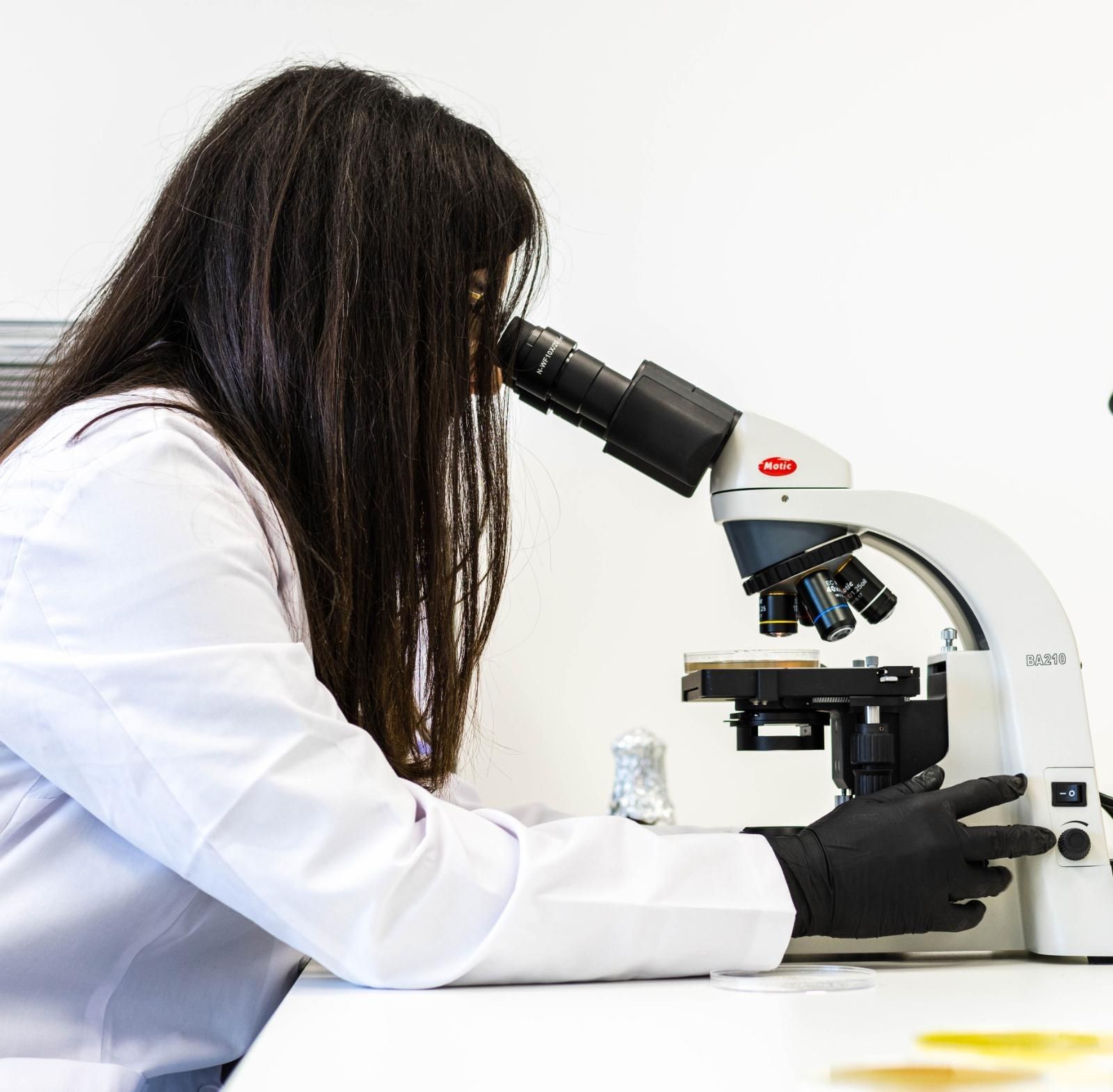 Esta misma mañana, la empresa almeriense ha contactado con el Ministerio de Sanidad para comunicarle su plena disposición a colaborar en esta crisis .