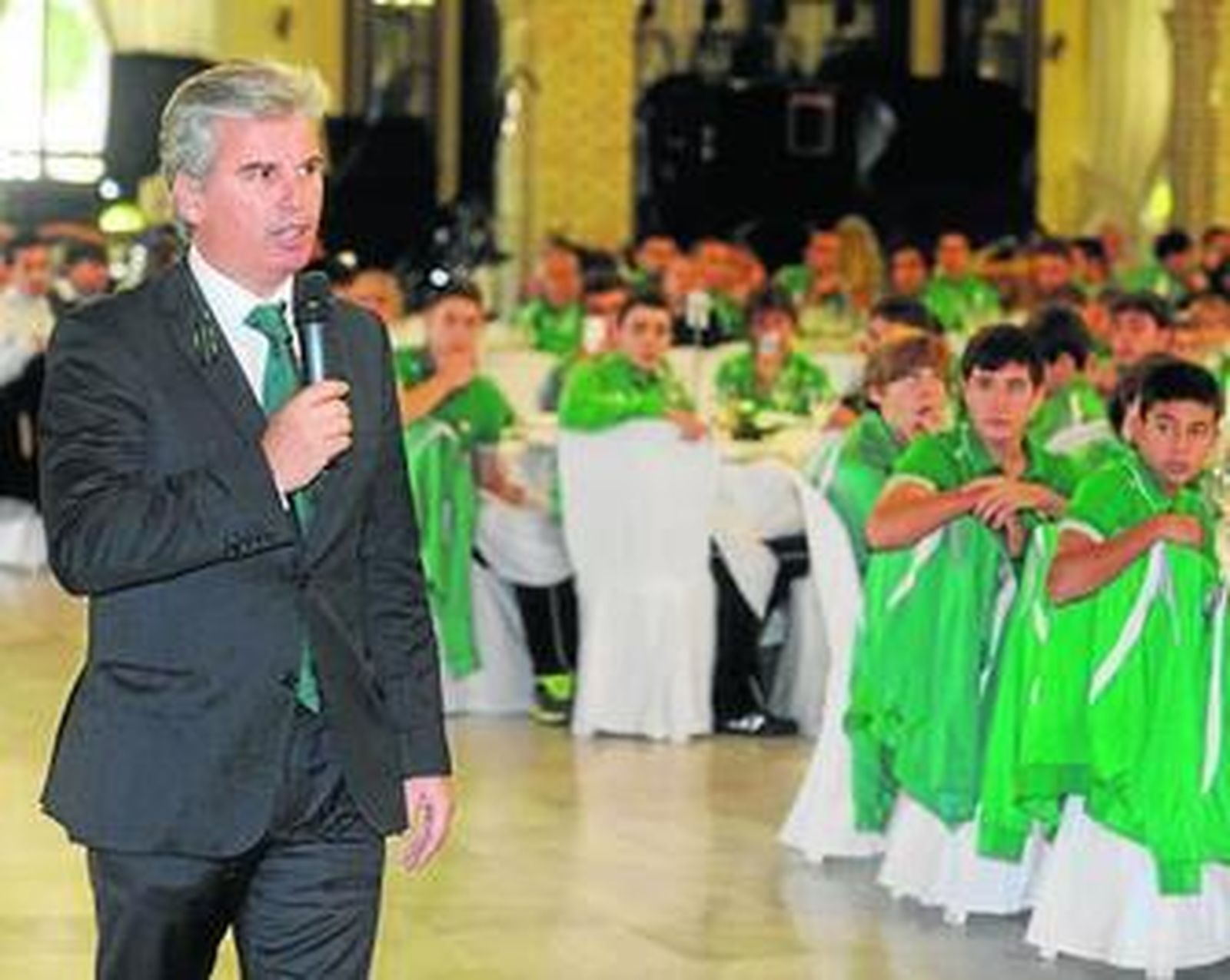 El presidente, Miguel Guillén, durante un acto del club.