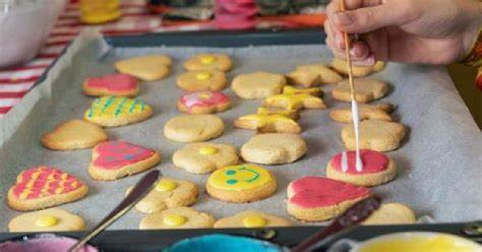 Galletas caseras listas para hornear.