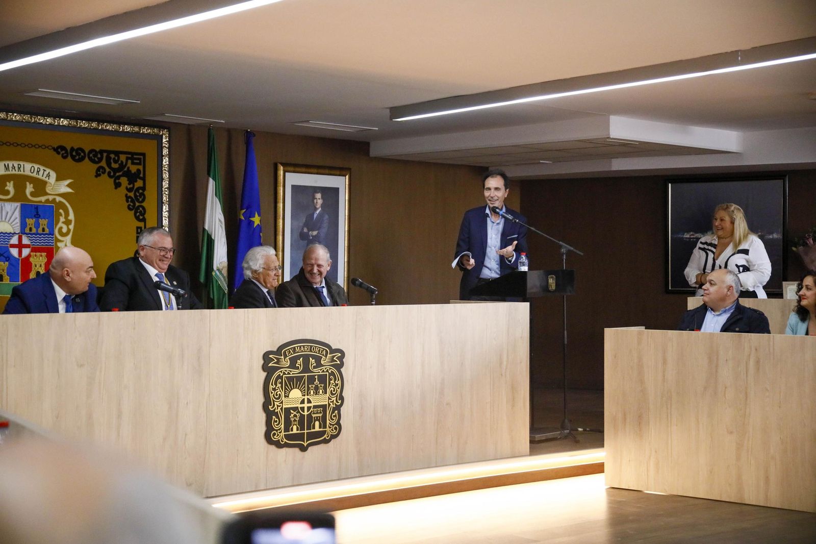 Las imágenes del nombramiento de hijo predilecto de Garrucha a José María Martínez de Haro