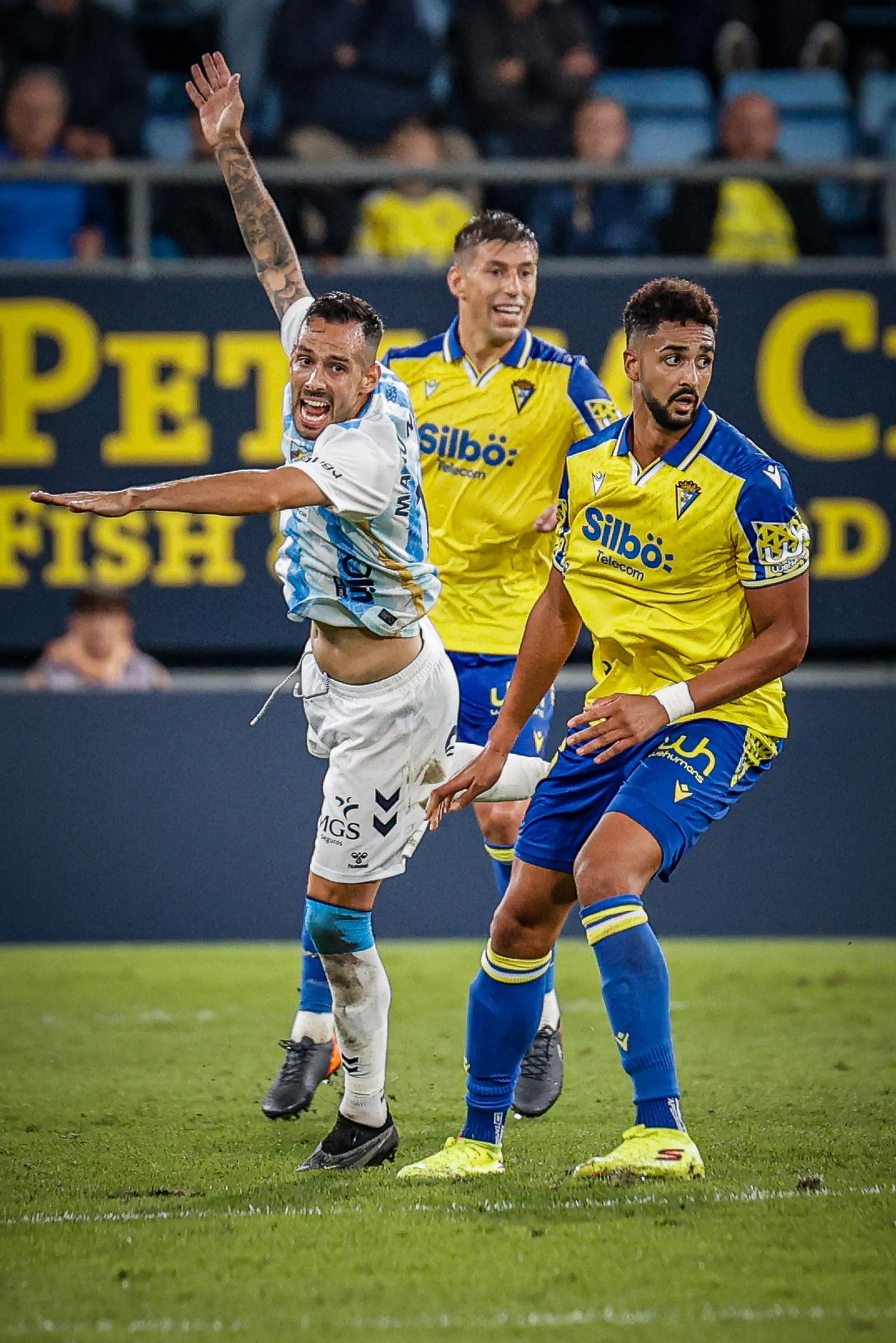 Búscate entre las imágenes del partido de futbol Cádiz CF - Málaga CF