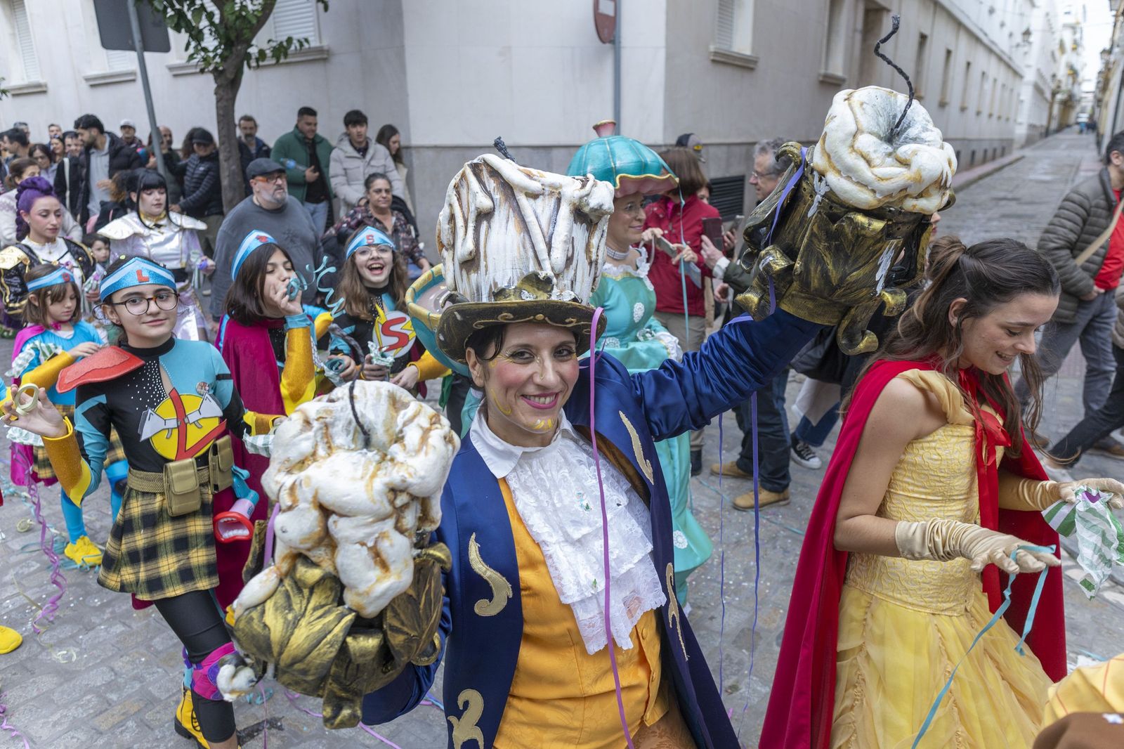 El Carnaval en la calle calienta motores: pregón infantil y concierto en San Antonio
