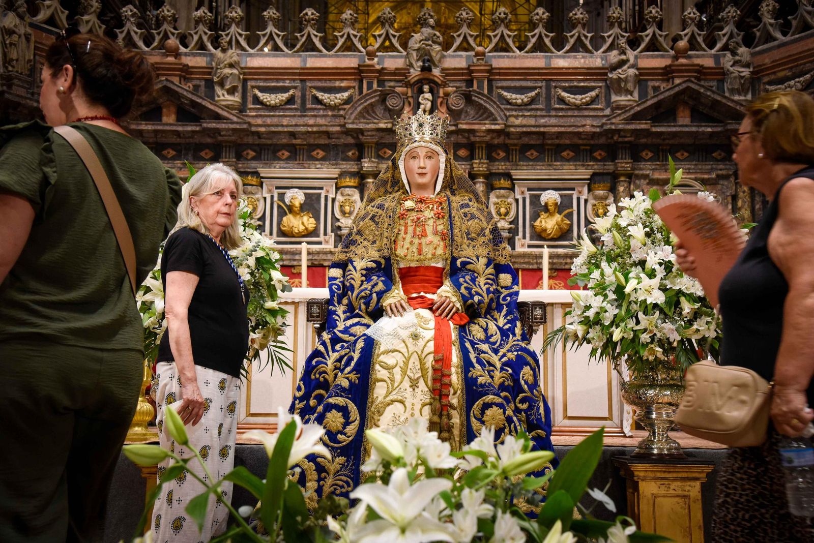 Besamanos de la Virgen de los Reyes