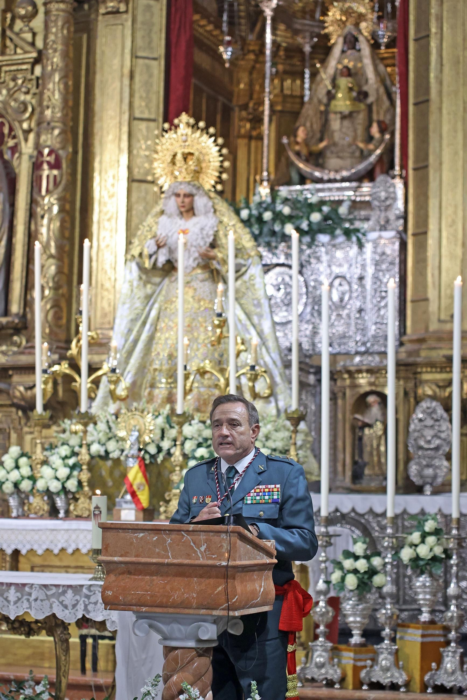Imágenes de la entrega del fajín de Rodríguez del Castillo a Madre de Dios de la Misericordia