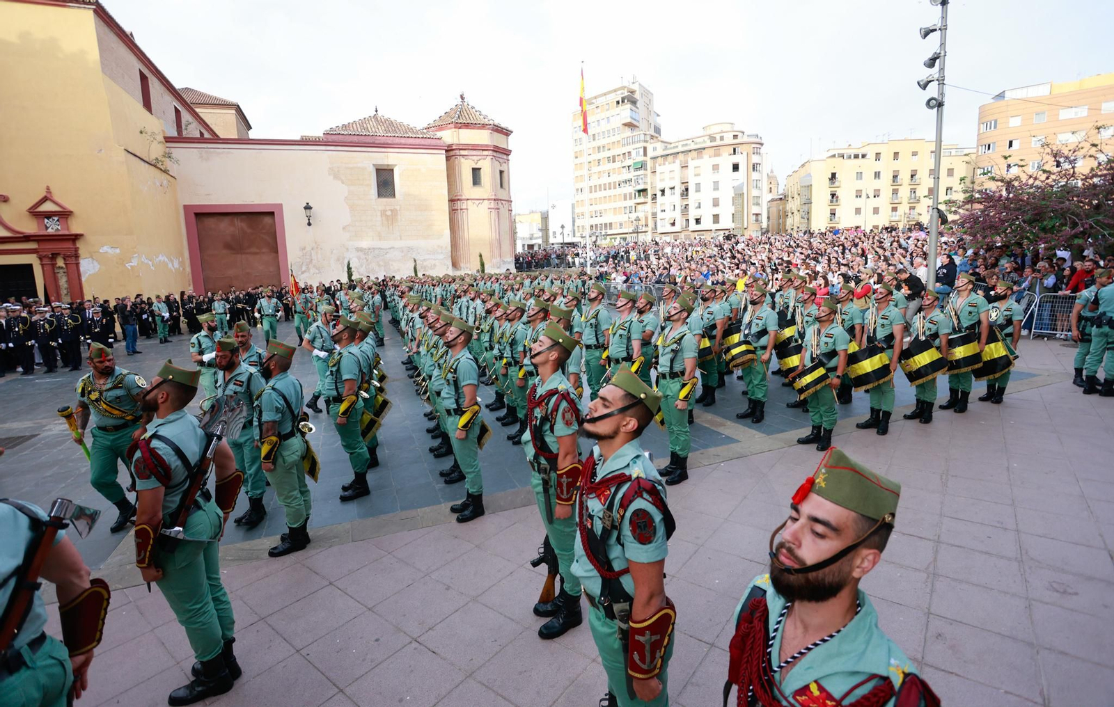 Mena y la Legión en su procesión del Jueves Santo en Málaga, en fotos Mena y la Legión en su procesión del Jueves Santo en Málaga, en fotos