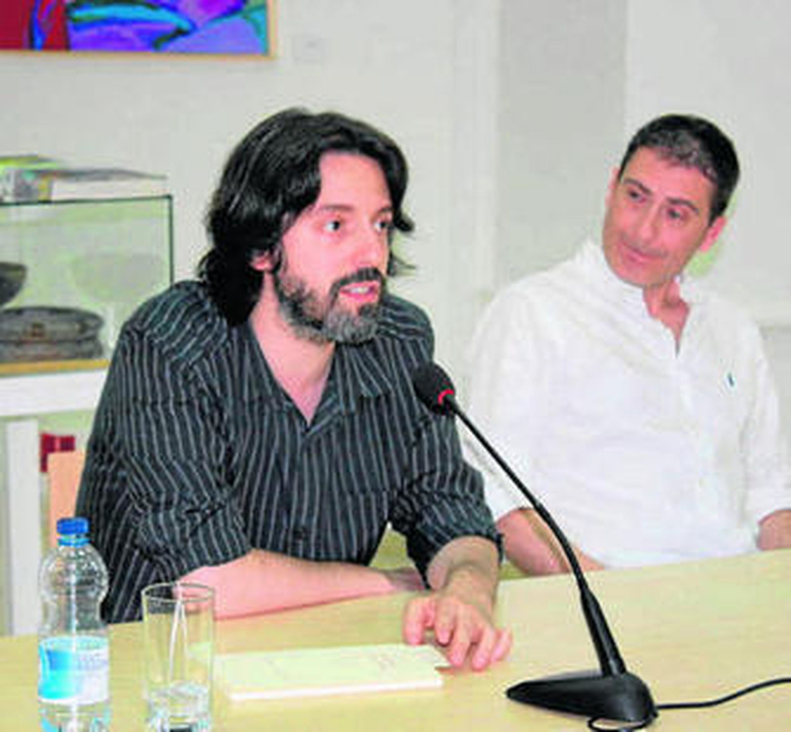 Andrés Neuman junto al profesor José Andújar.