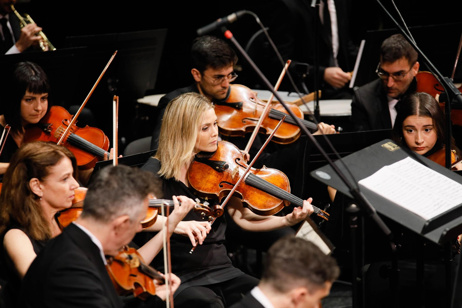 Imágenes de la novena Beethoven interpretado por la OCAL y Orfeón para Cajamar