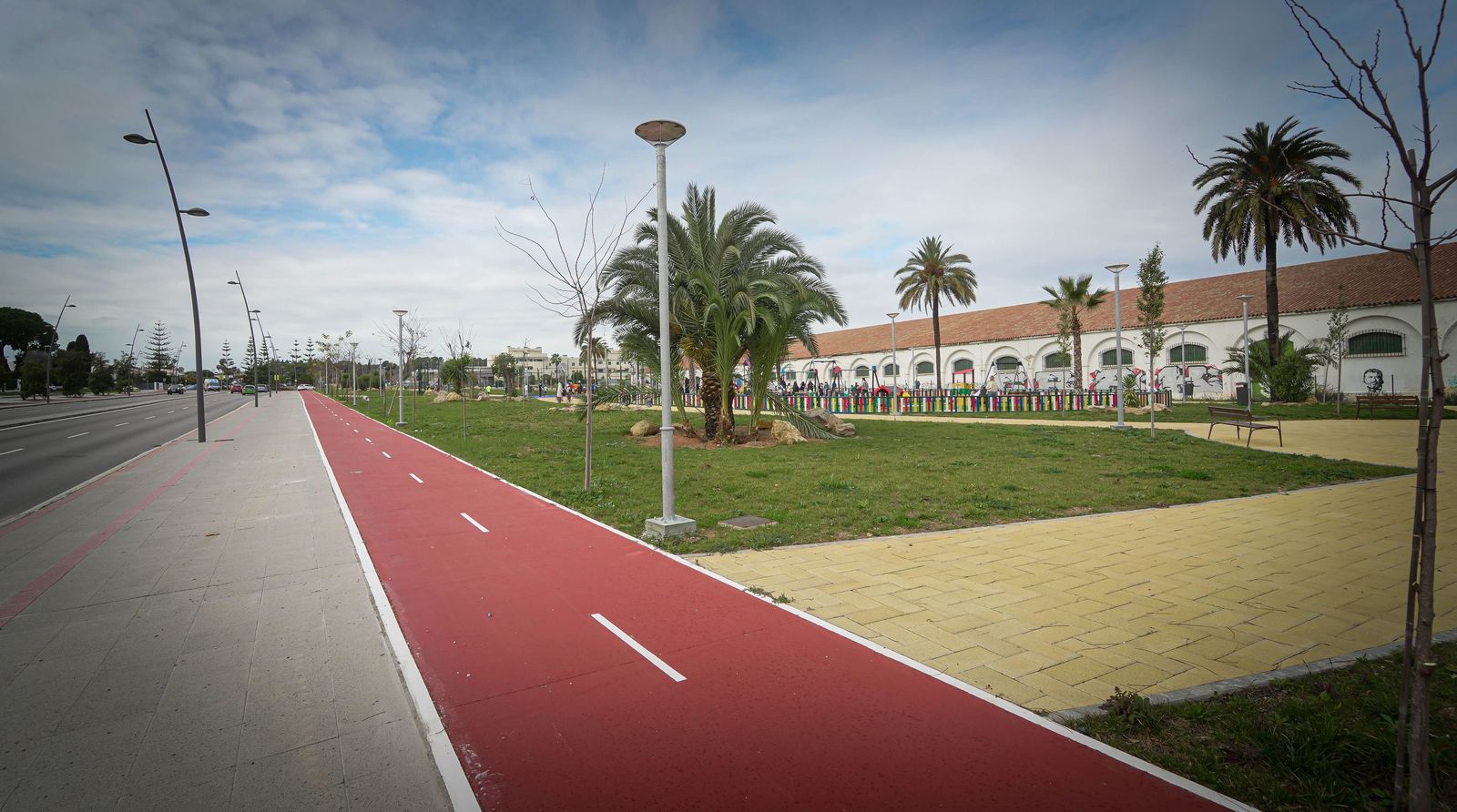 Imágenes del nuevo parque infantil de Croft en Jerez