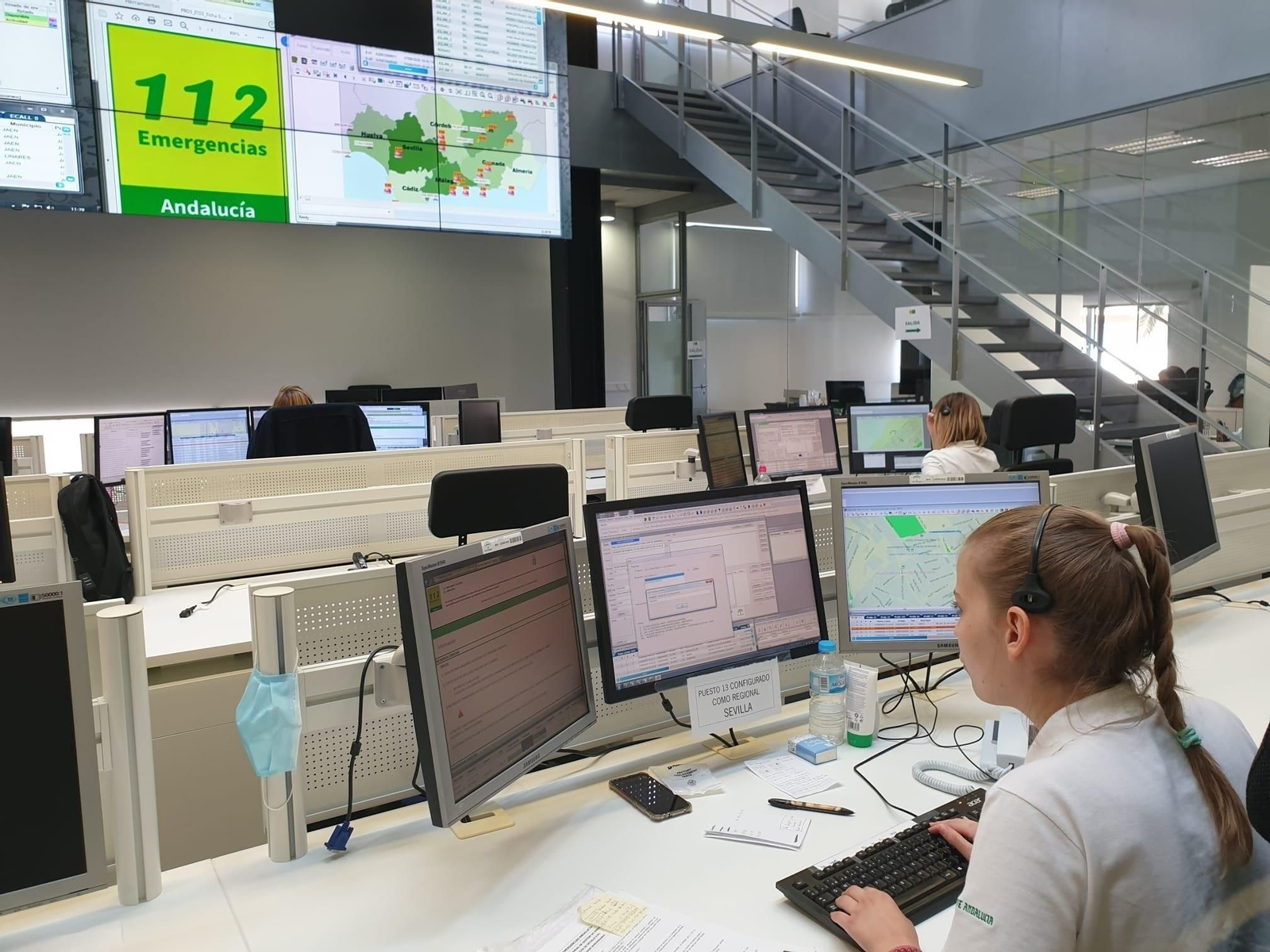 Sala de emergencias 112 Andalucía. Sala de emergencias 112 Andalucía.