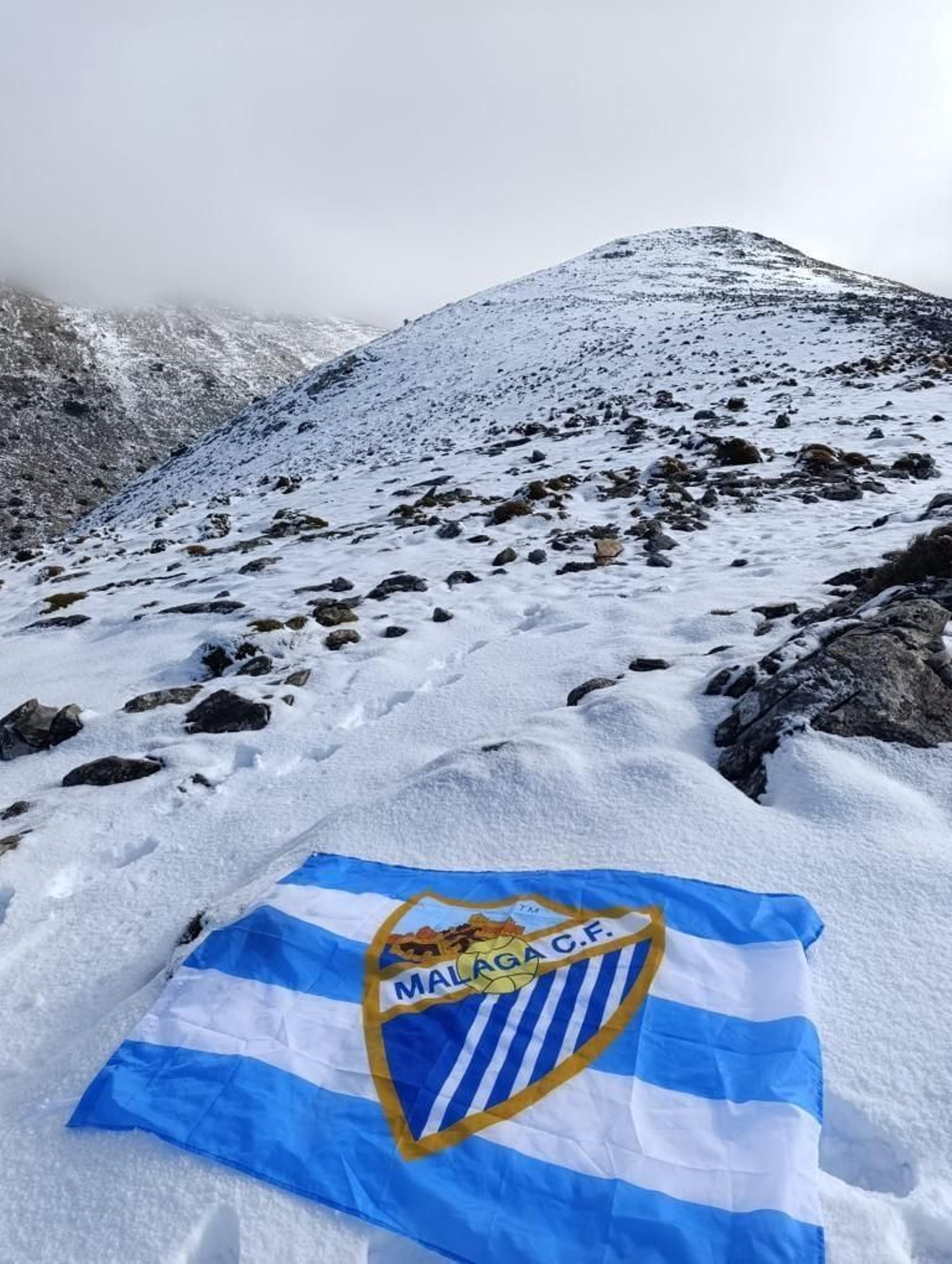 Así de nevada luce La Maroma, el punto más alto de Málaga