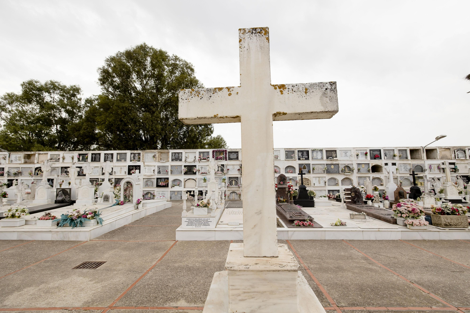 Los más curiosos, hermosos y hasta simpáticos epitafios de los cementerios de Cádiz