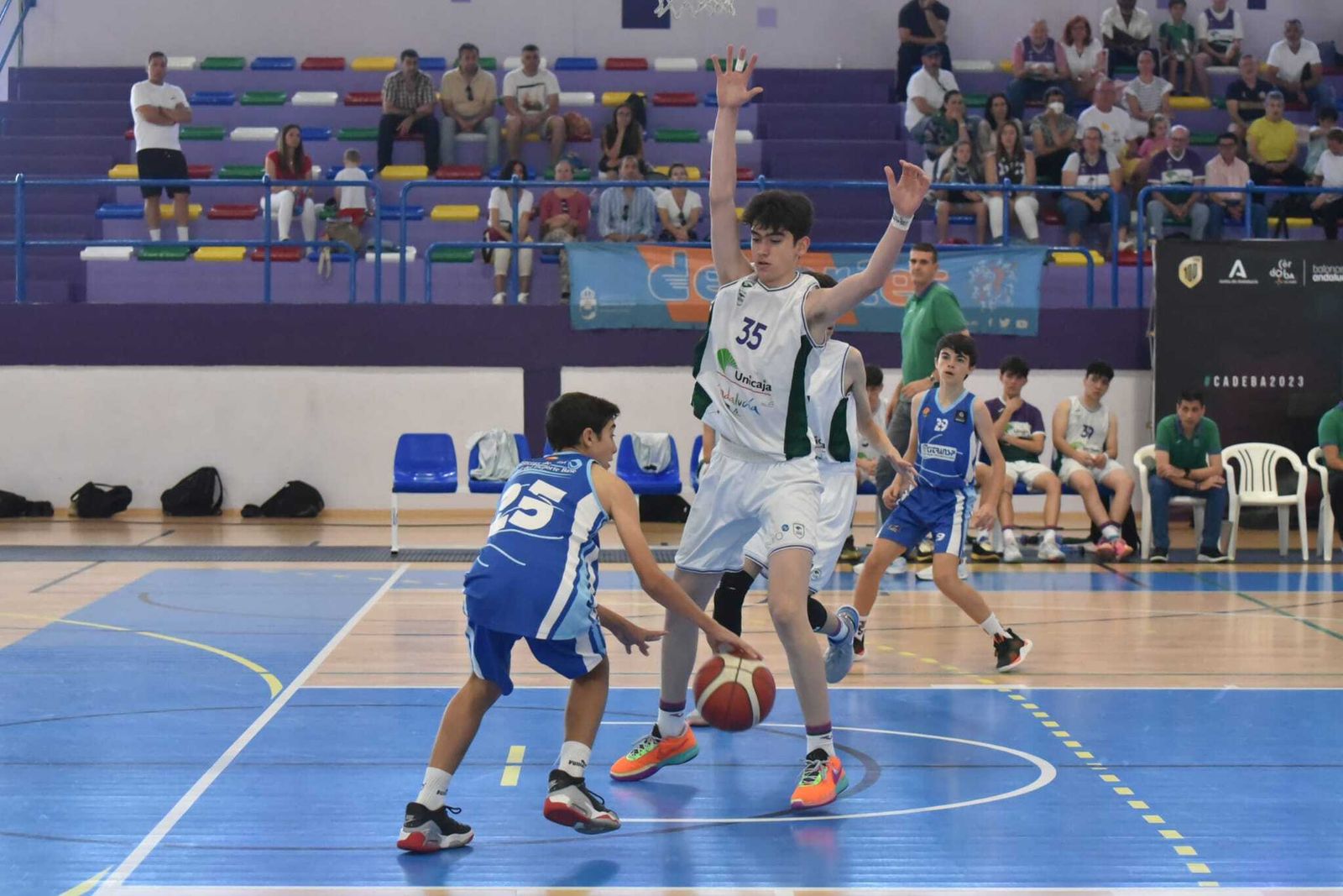 Las fotos de las semifinales del Cadeba infantil masculino de La Línea