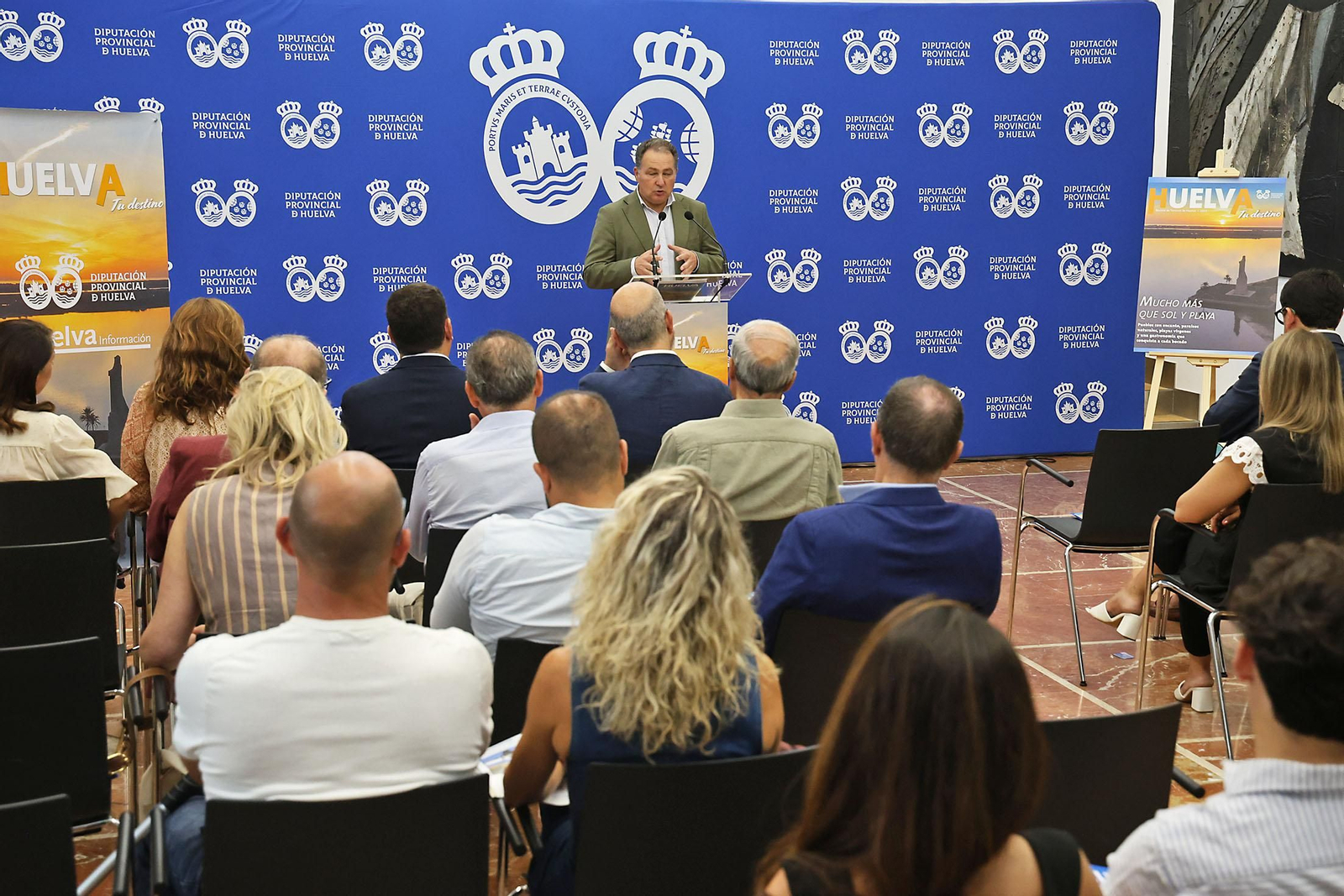 Imágenes de la presentación de la revista de Turismo "Huelva Tu Destino"