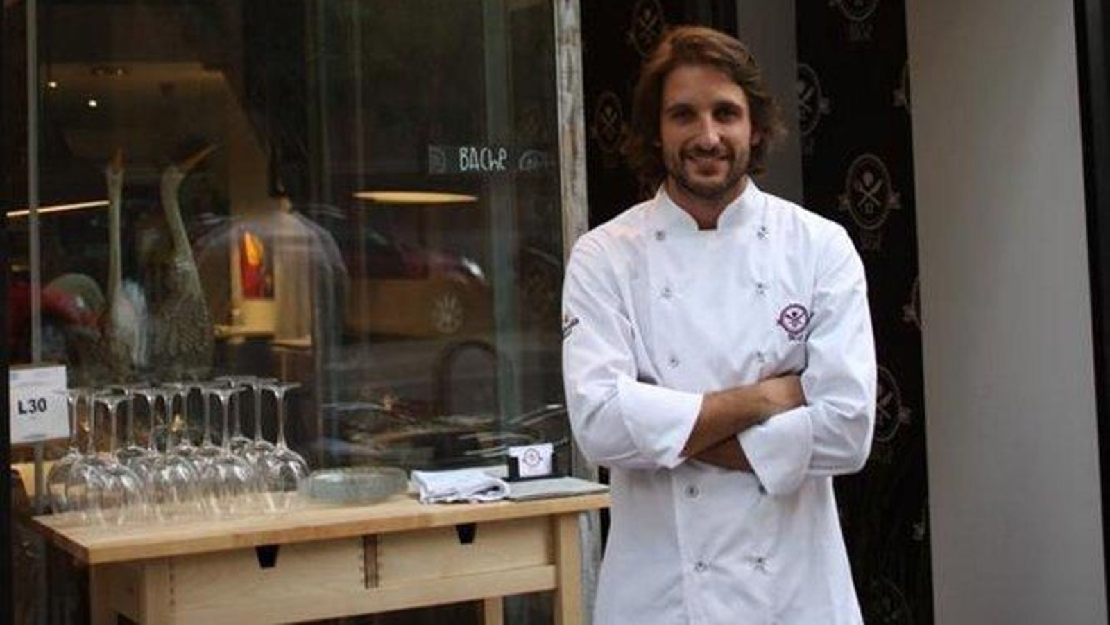 Alejandro Alcántara, en su establecimiento de Madrid.