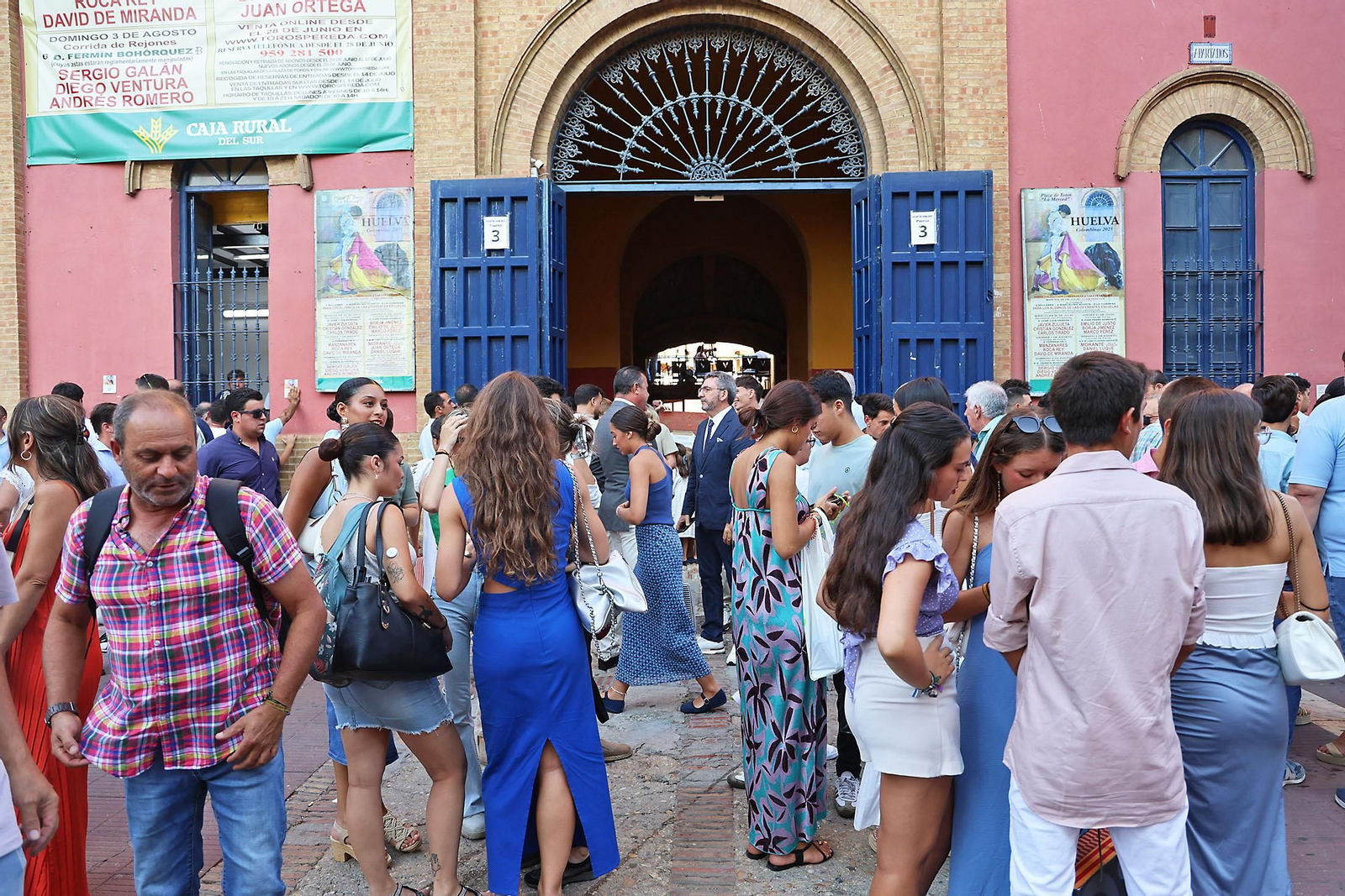 Colombinas 2025: Imágenes del ambiente en las clases prácticas taurinas