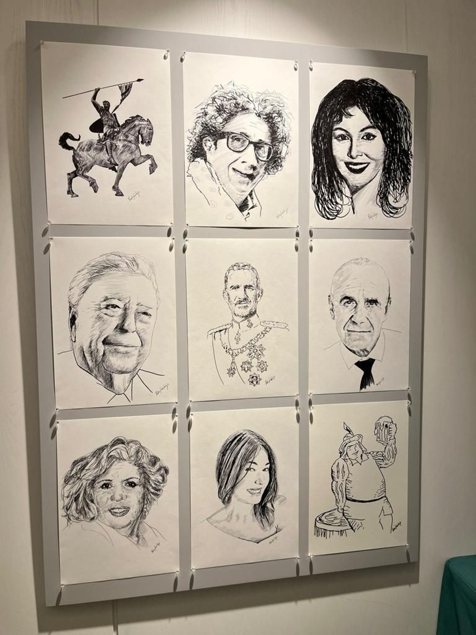 Algunos de los dibujos de la exposición.