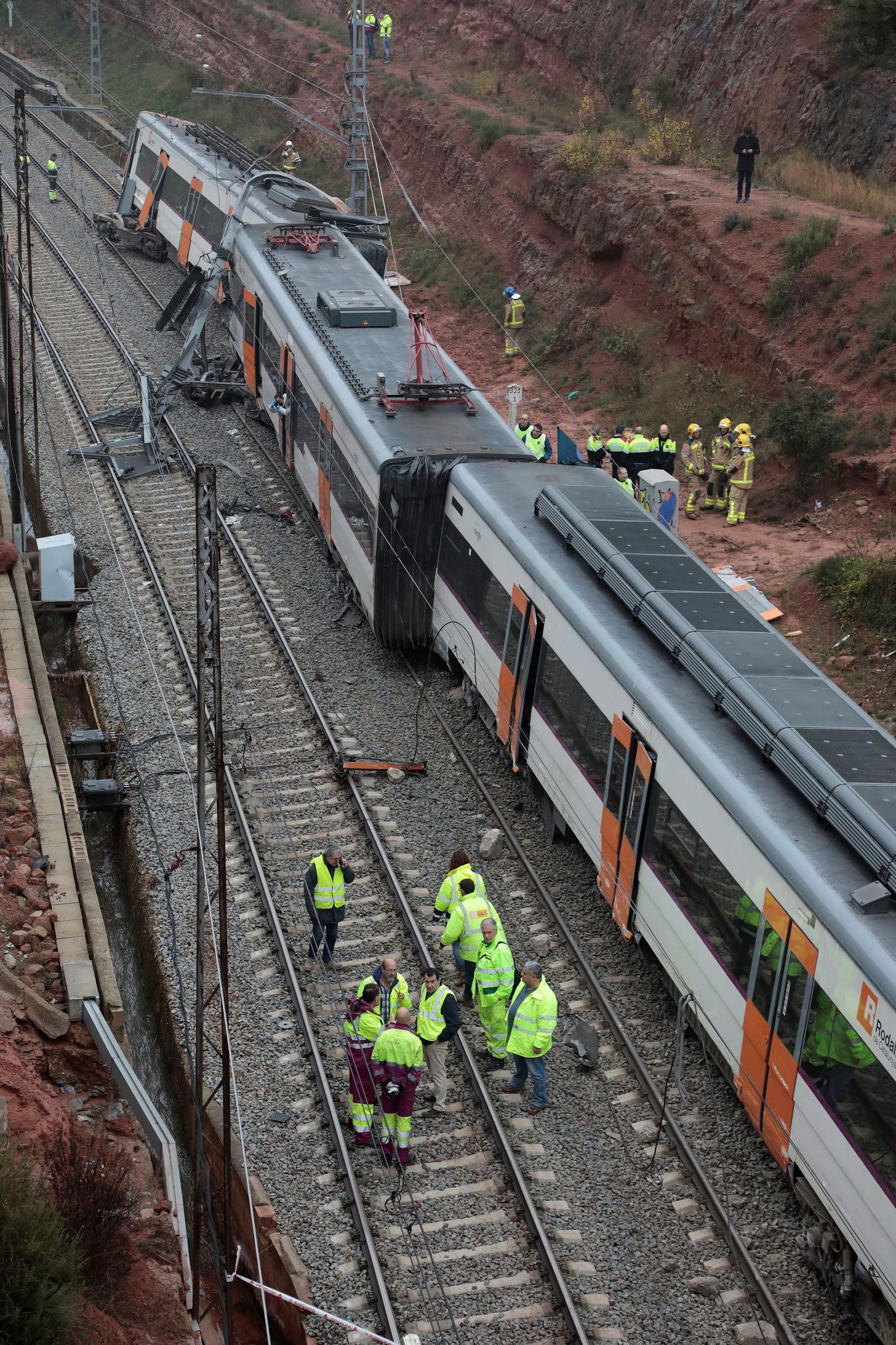 El descarrilamiento del tren de Vacarisses, en imágenes