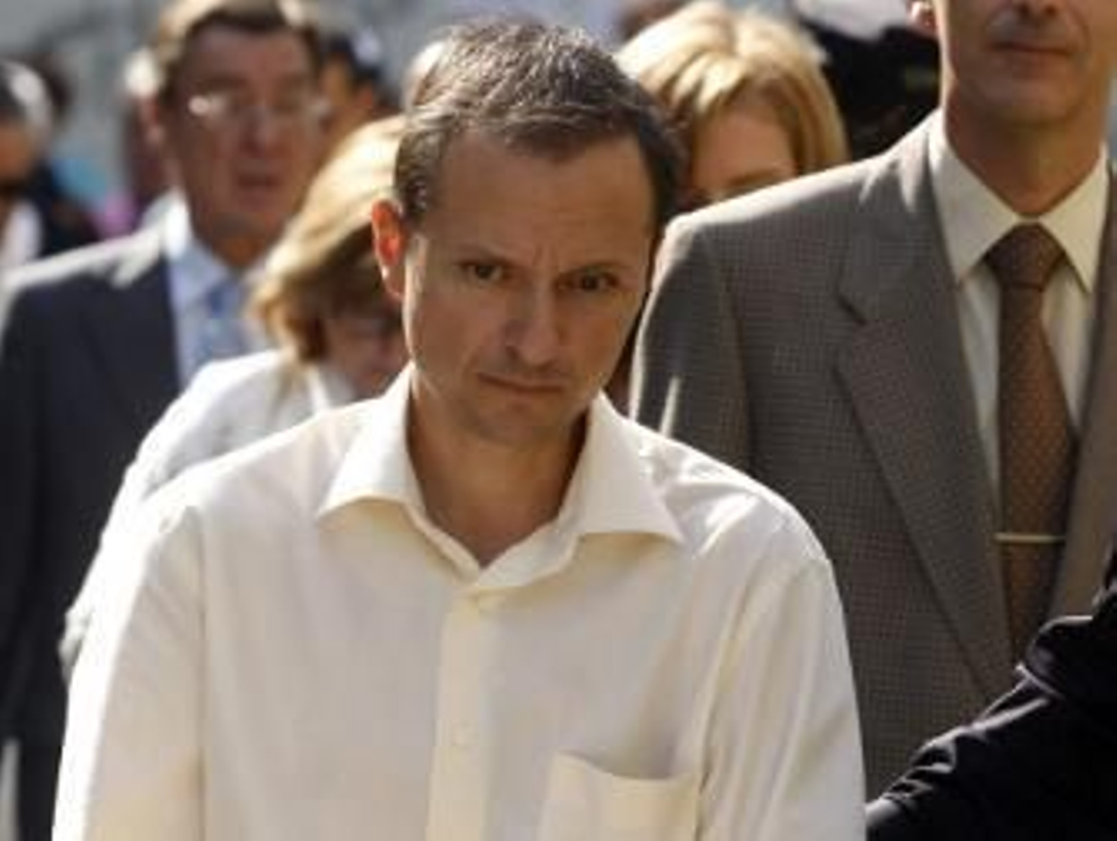 Bretón cree que enterrar los restos óseos sería "una aberración"