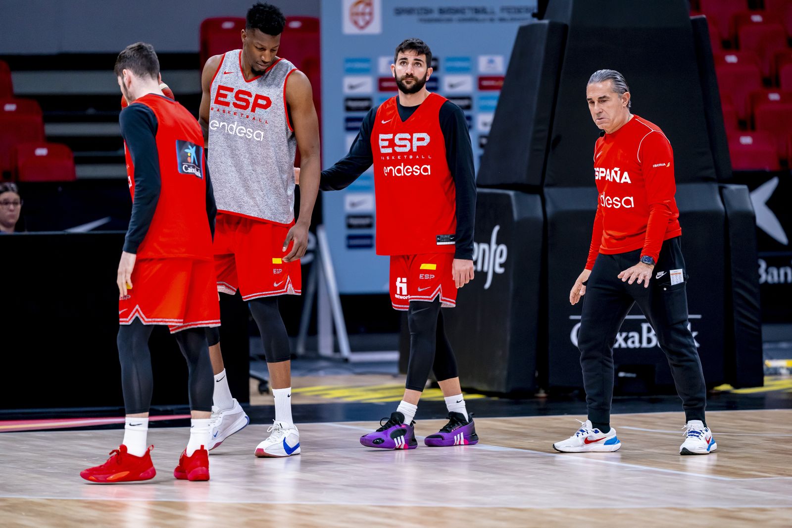 La España de Alberto Díaz, Yankuba Sima y Saint-Supéry sigue trabajando en Zaragoza