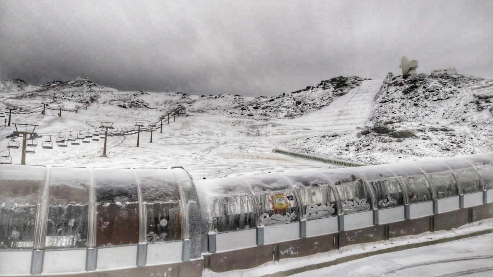 Las primeras nieves en Sierra Nevada a un mes del inicio de la temporada