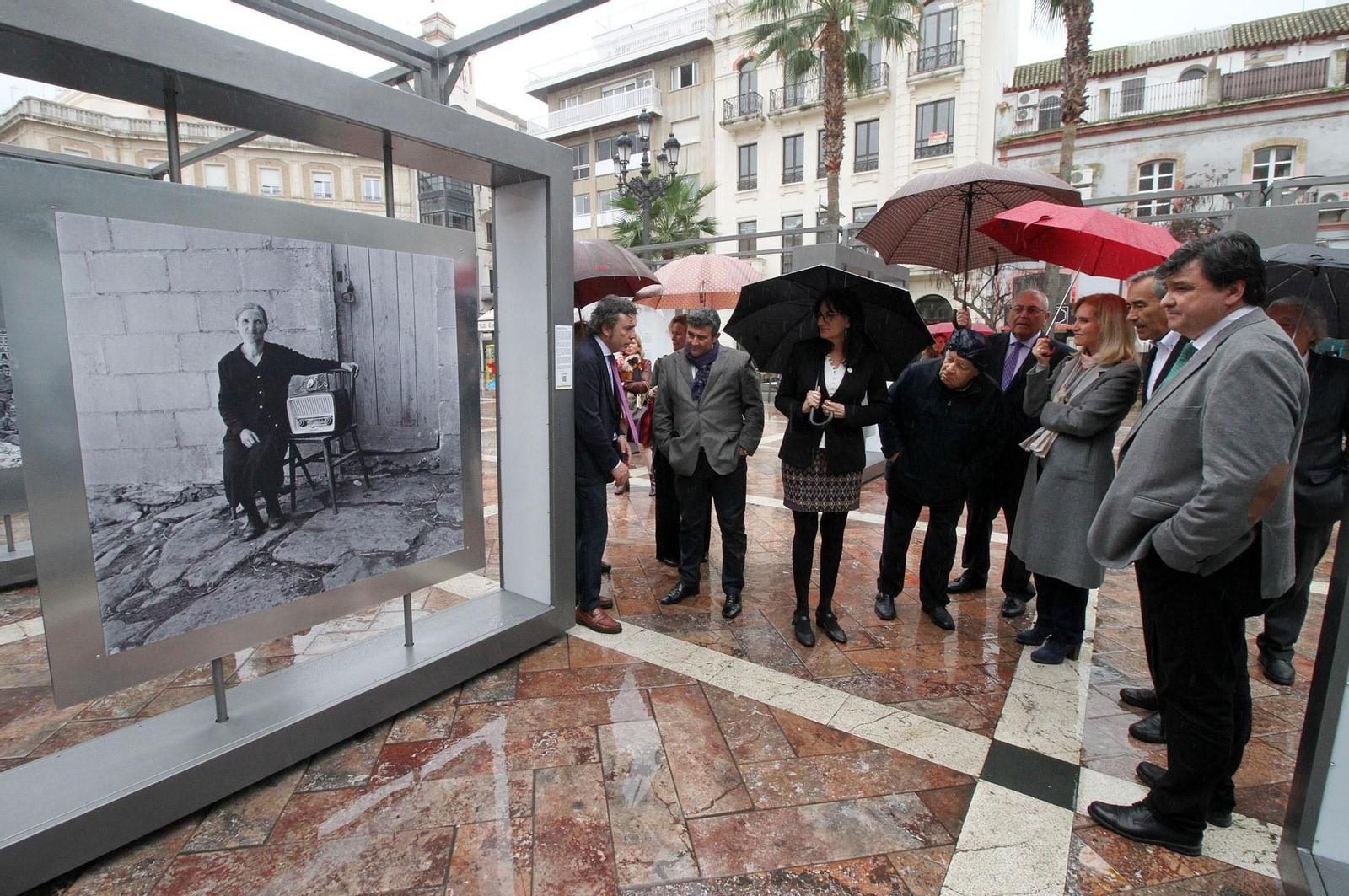 Latitudes, inauguración de la exposición colectiva en la Plaza de Las Monjas en imágenes