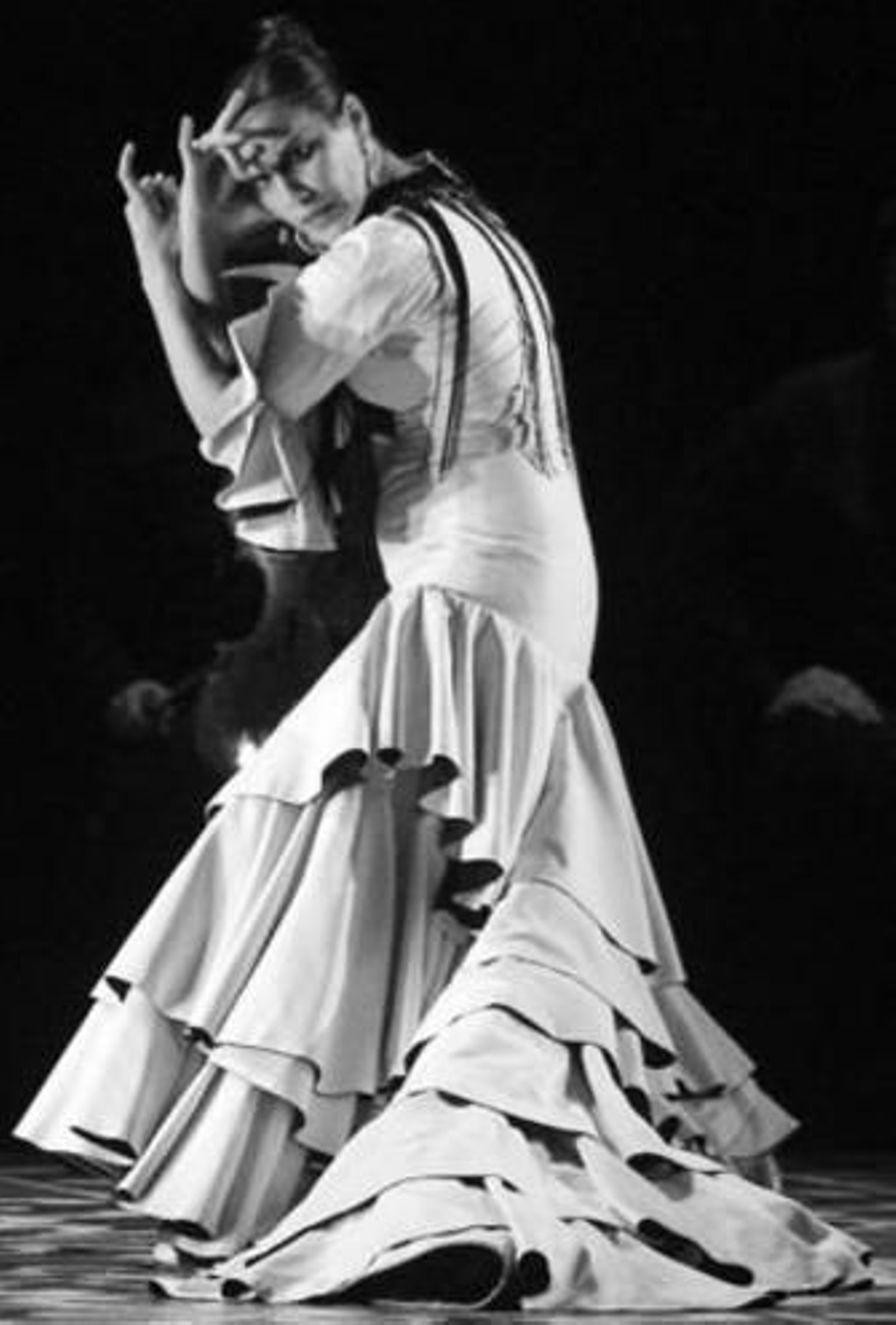 En 'Las morillas de Jaén' Rafaela luce una bata de cola inspirada en Carmen Amaya, anoche el Teatro.