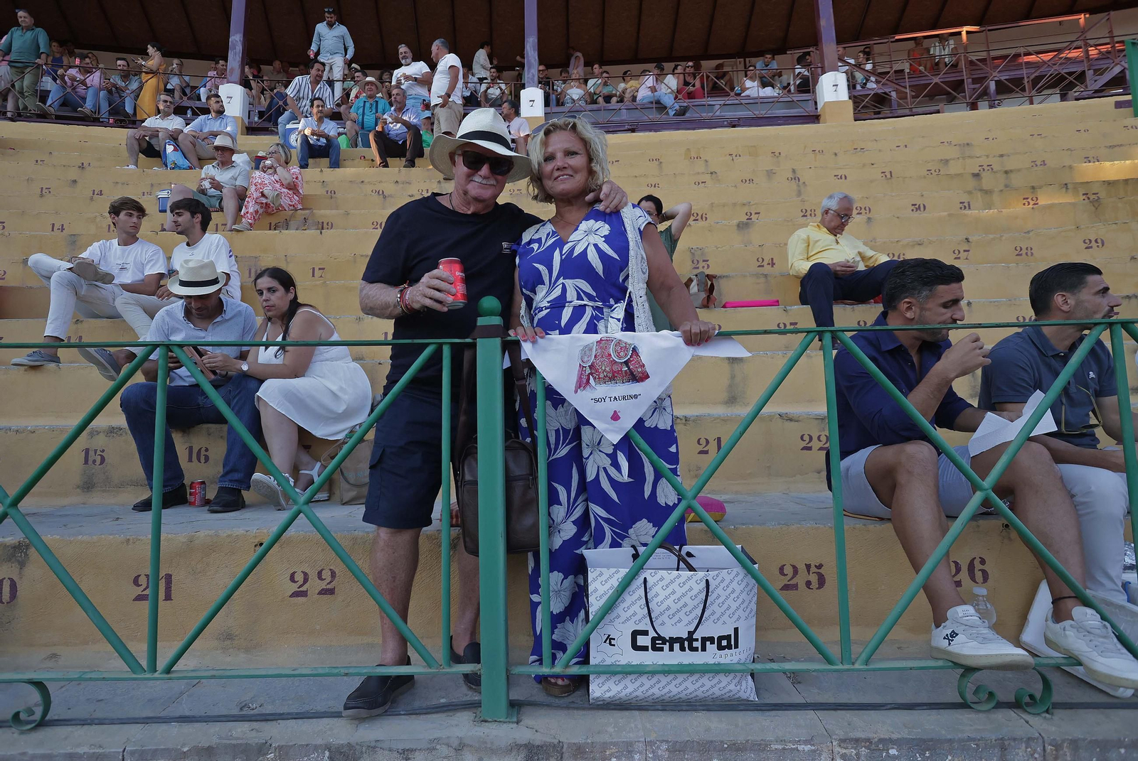 Búscate en la Plaza de Toros 'El Arenal' durante la corrida del domingo de la Feria de La Línea