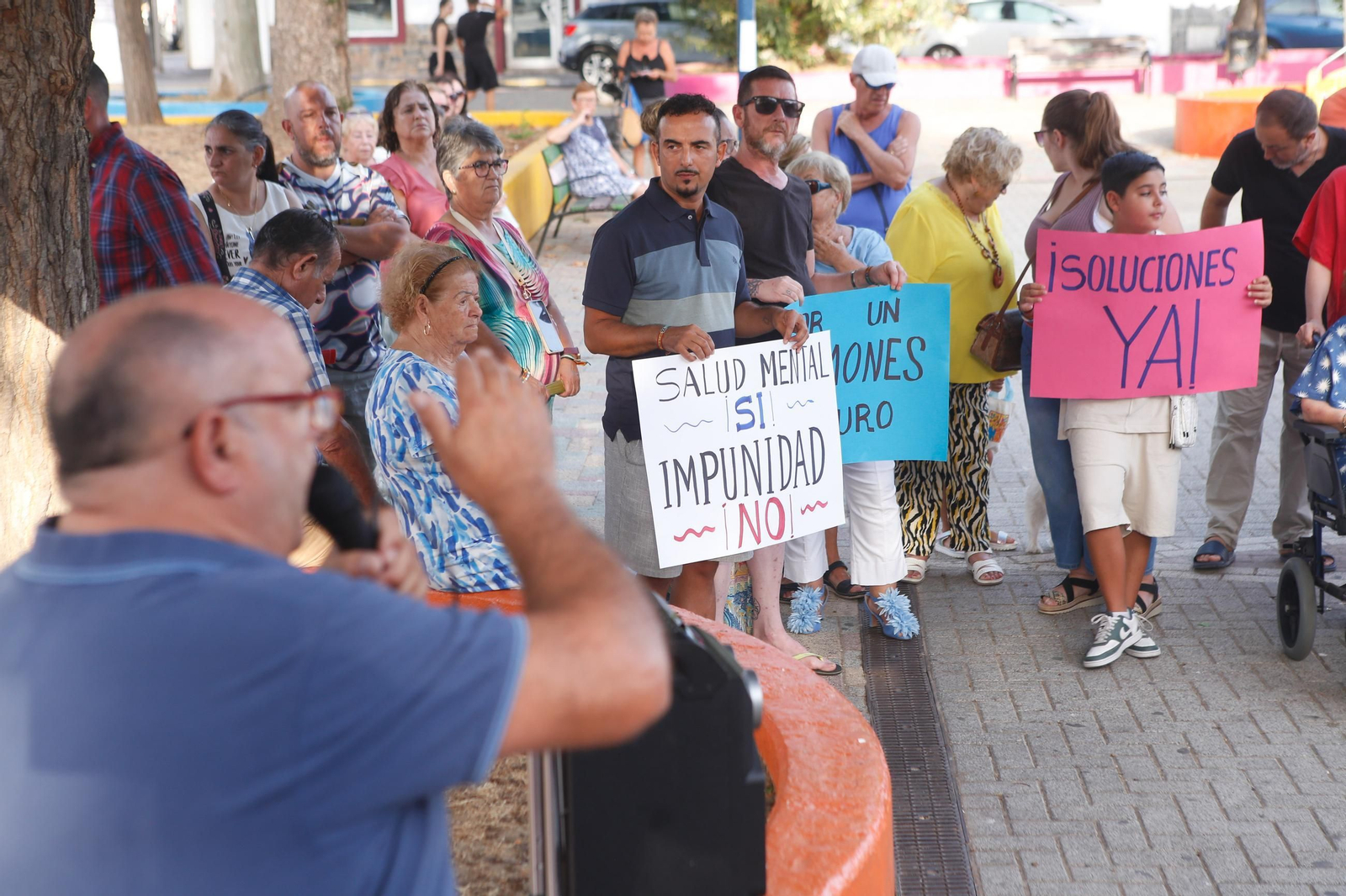 Las fotos de la concentración "Por un Palmones tranquilo"
