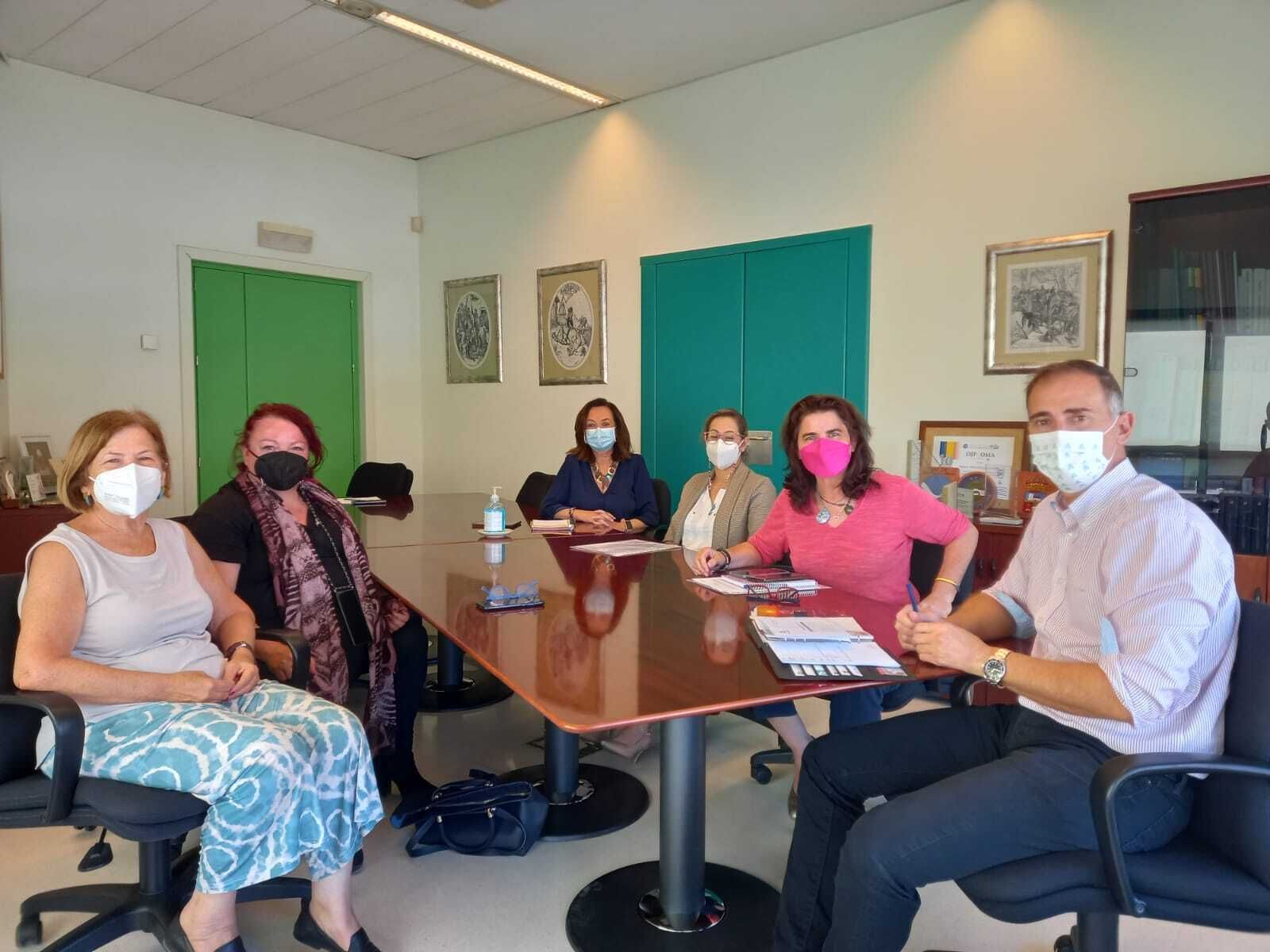 Educación y asociaciones se reúnen.