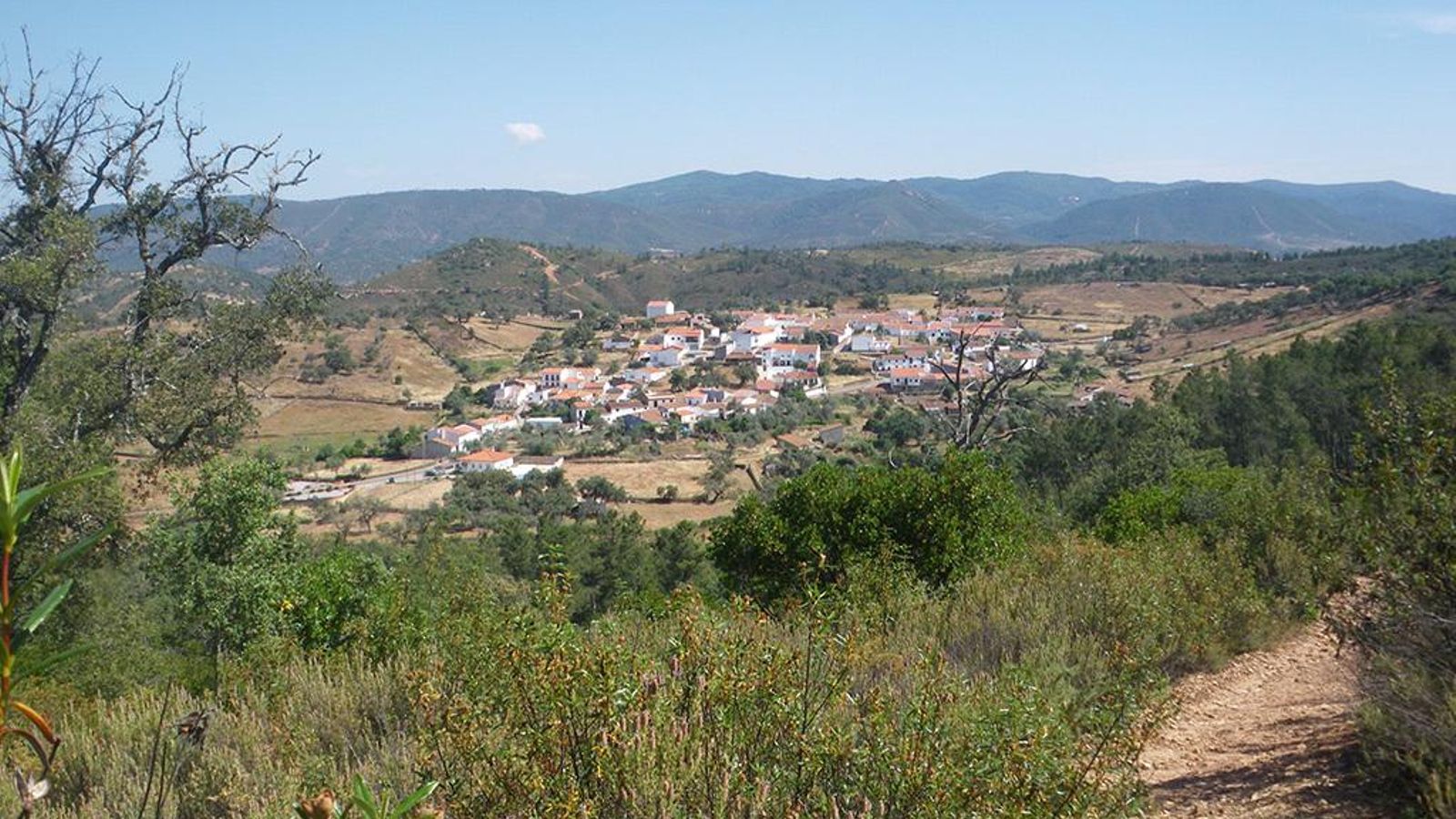 Mina Concepción-Navahermosa: un sendero por la 'Tierra del Descubrimiento' Mina Concepción-Navahermosa: un sendero por la 'Tierra del Descubrimiento'