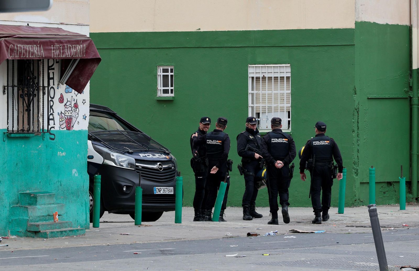 La Policía Nacional durante una operación en las Tres Mil Viviendas el pasado mes de octubre.