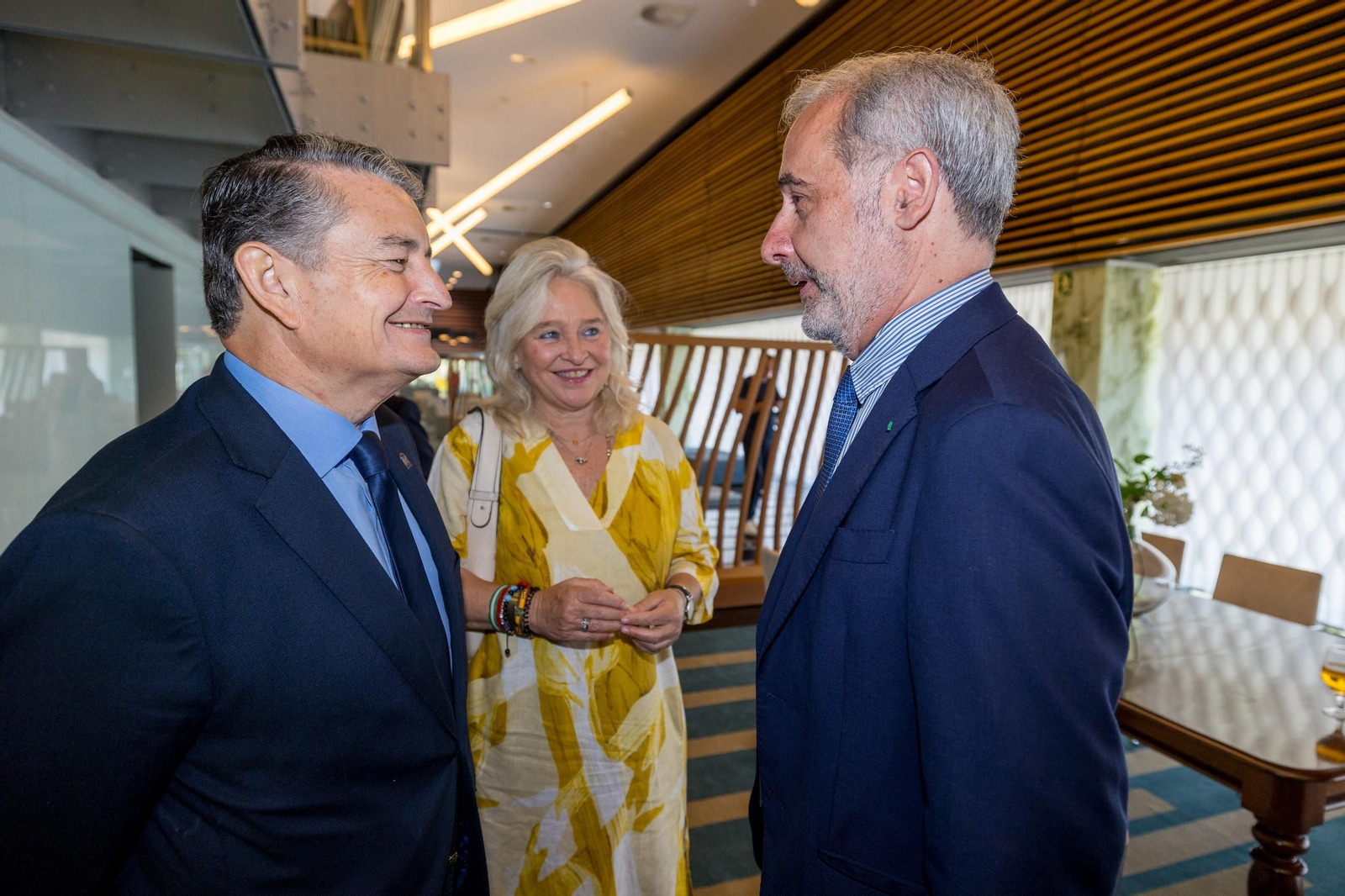 Las imágenes de la entrega del IX Premio Federico Joly a José Bohórquez Mora-Figueroa en Cádiz