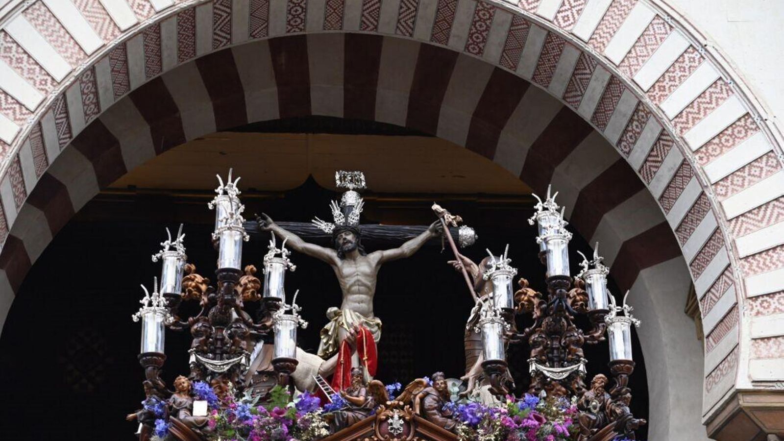 El Señor de la Agonía parte desde la Mezquita-Catedral.