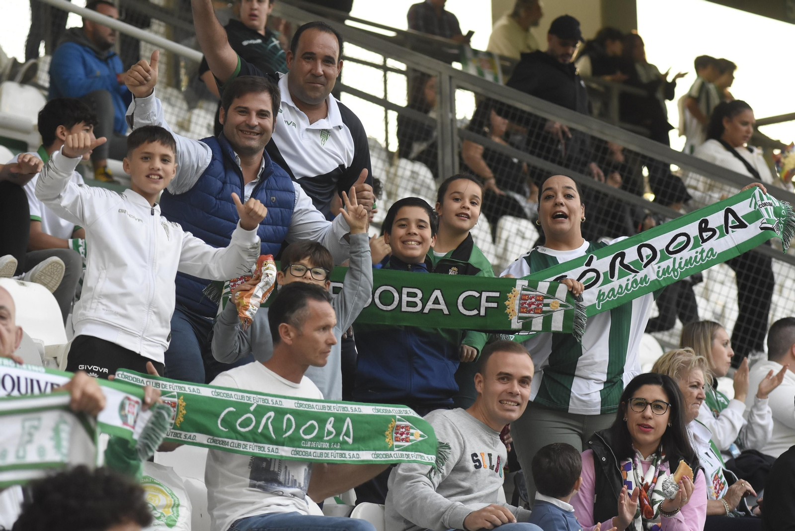 Imágenes del partido entre el Córdoba y el Recreativo de Huelva en El Arcángel