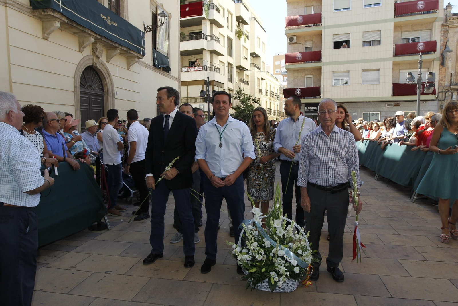 Fotogalería ofrenda floral a la Virgen del Mar. Feria de Almería 2019