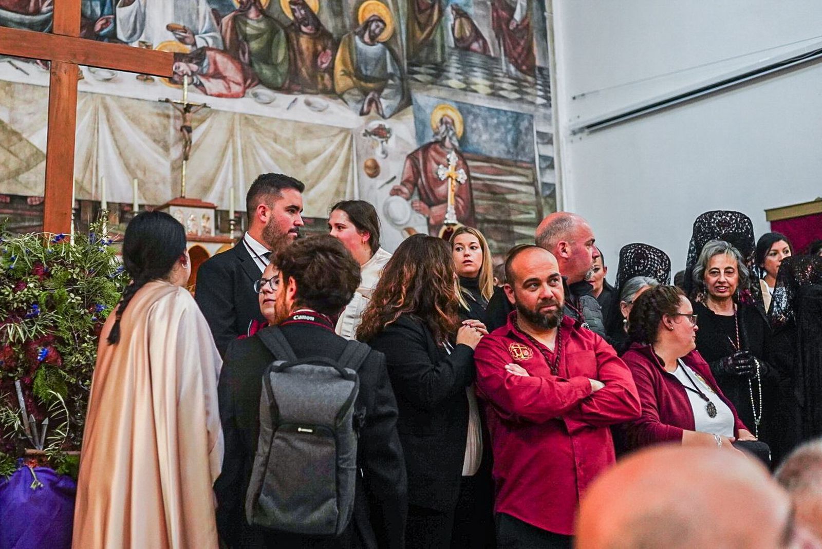 Fotos: Desolación bajo la lluvia en el Zaidín:  Trabajo y Luz suspende su estación de penitencia