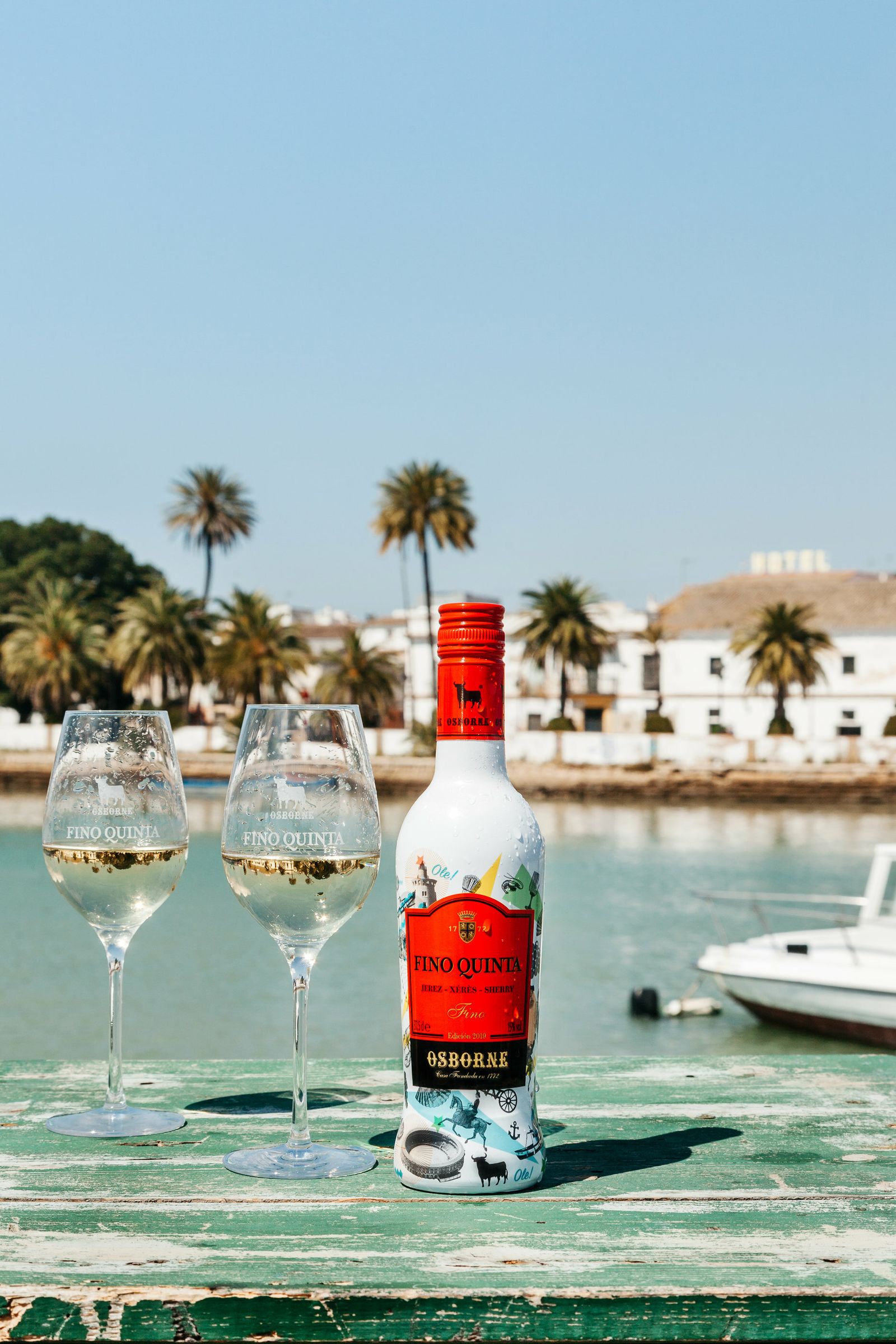 Osborne homenajea a El Puerto en la nueva botella de Fino Quinta para la Feria 2019