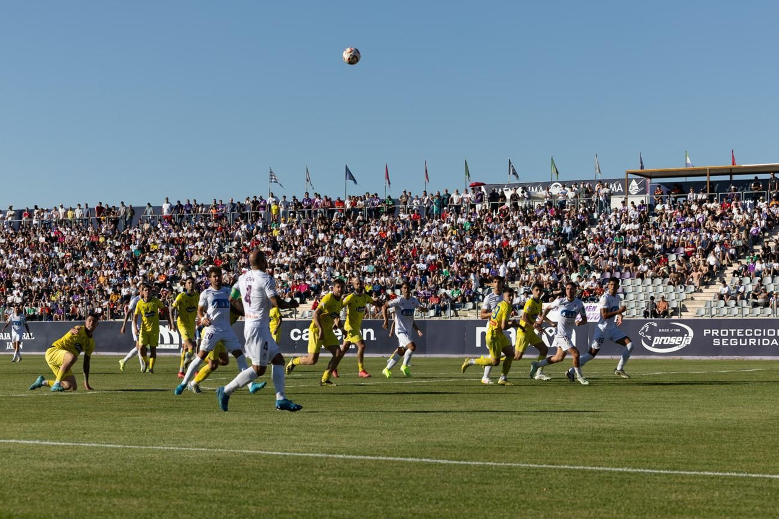 Las mejores imágenes del Real Jaén - CD Huétor Tájar Las mejores imágenes del Real Jaén - CD Huétor Tájar
