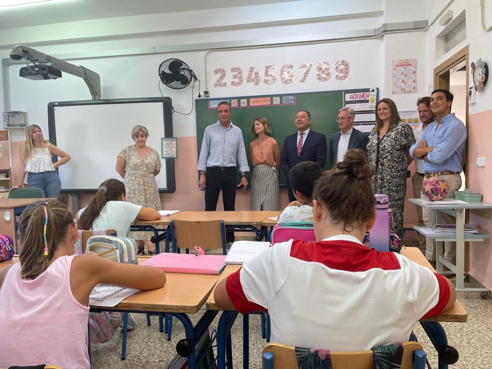 Ricardo Sánchez y Miguel Ángel Araúz visitan el CEIP Miguel Hernández.