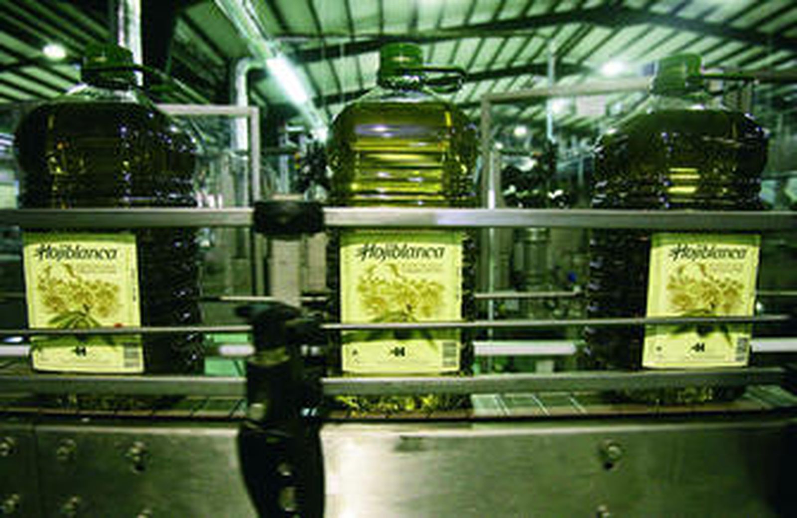 Envasadora del Grupo Hojiblanca en la localidad malagueña de Antequera.