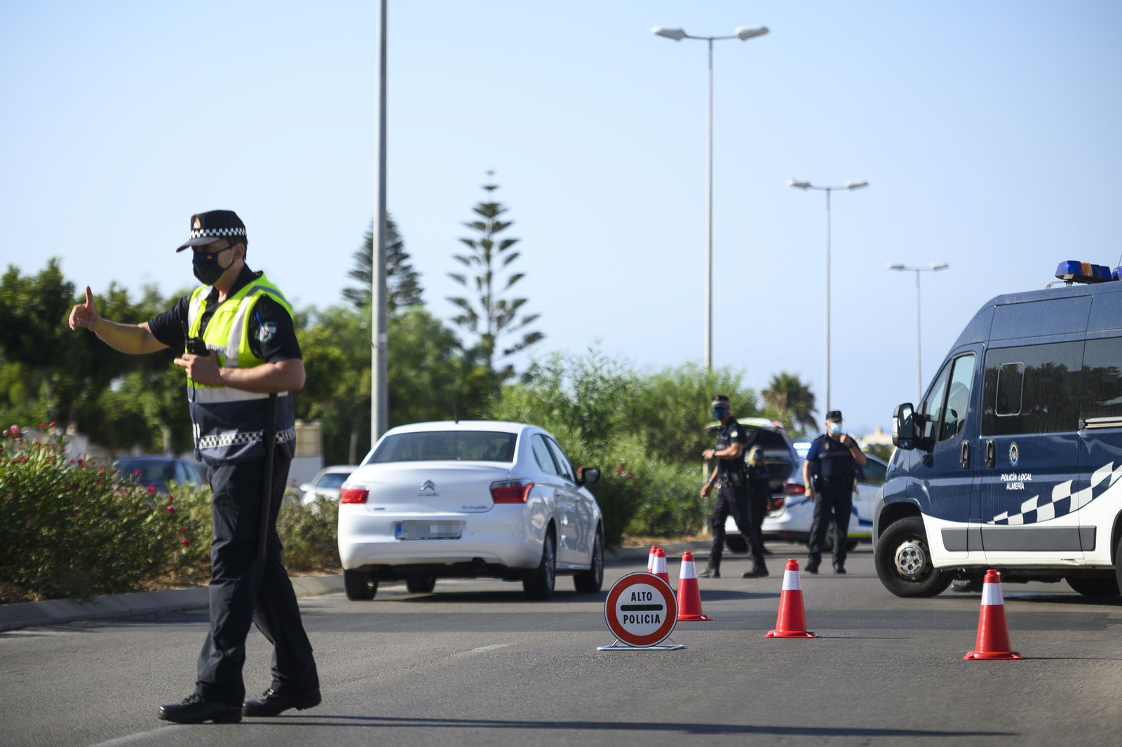 Control de la Policía Local de Almería. Control de la Policía Local de Almería.