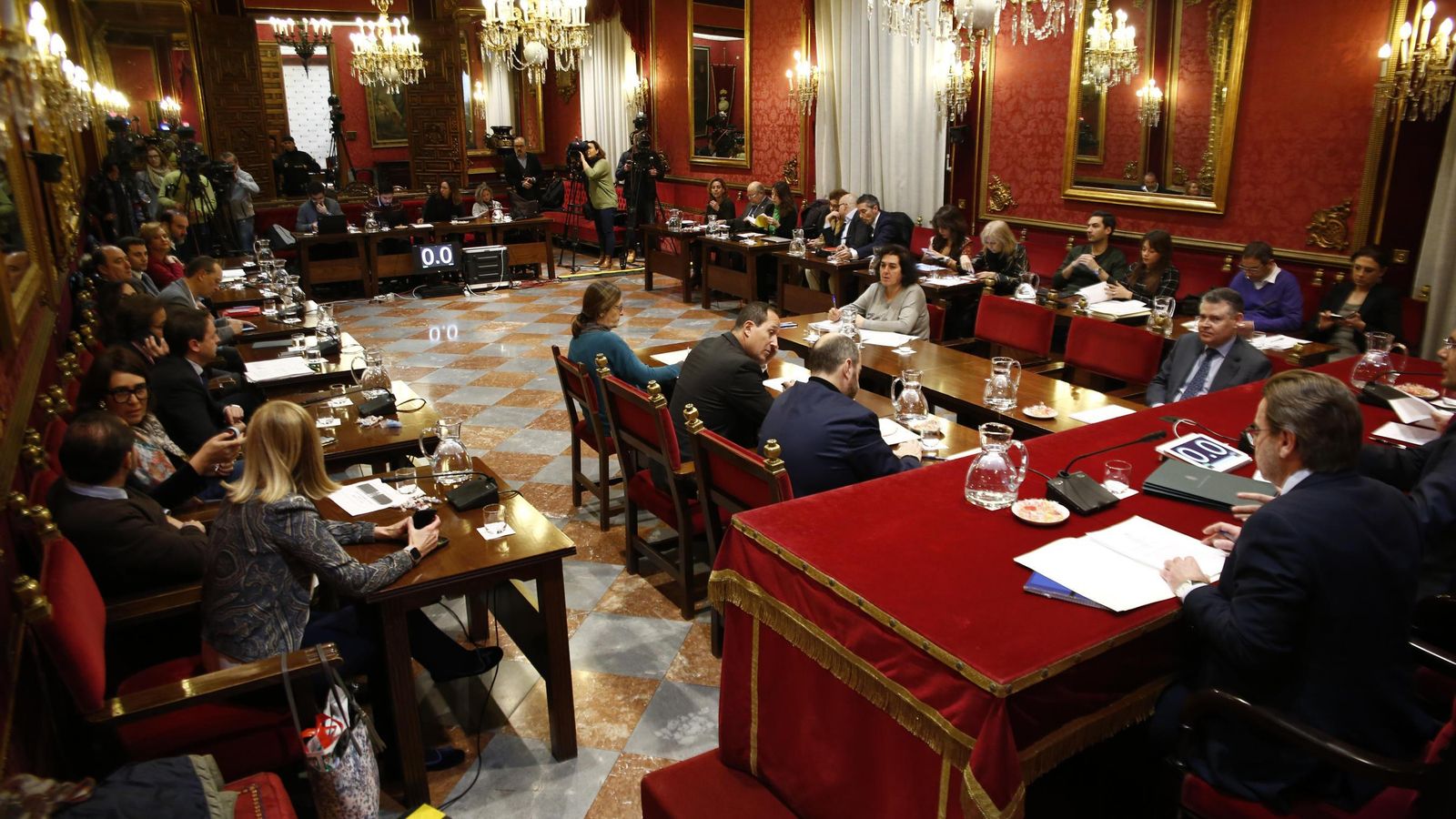 Imagen del pleno extraordinario del Ayuntamiento de Granada.