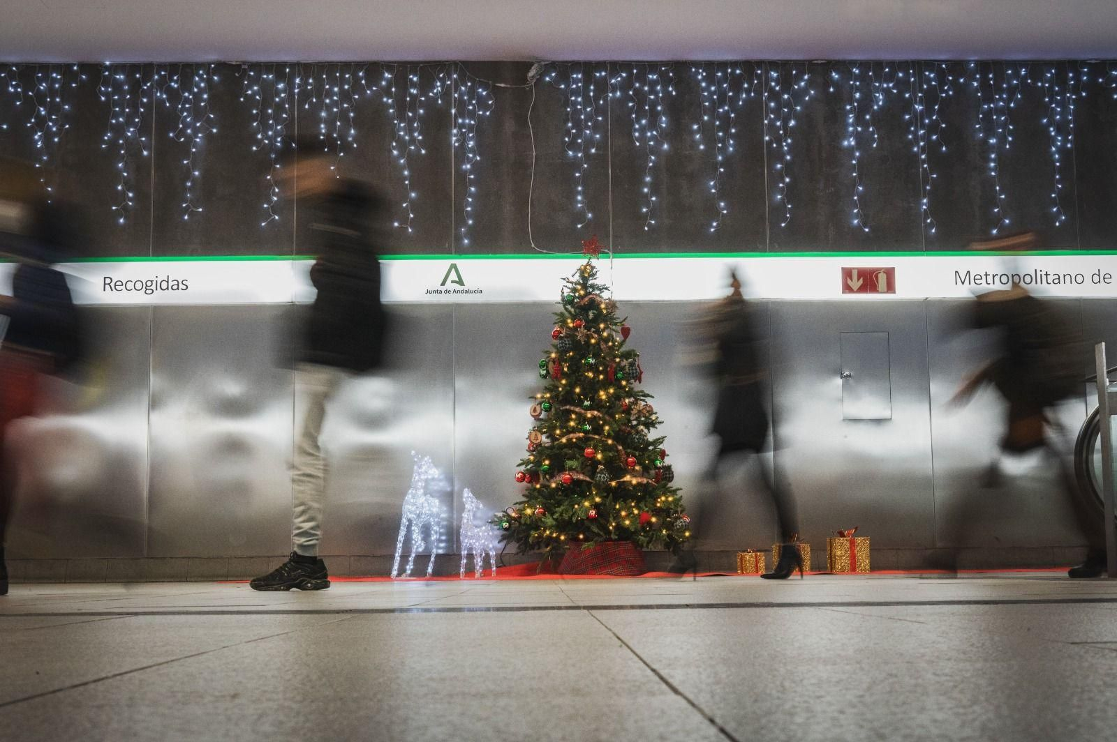 La estación de Recogidas del Metro de Granada en Navidad