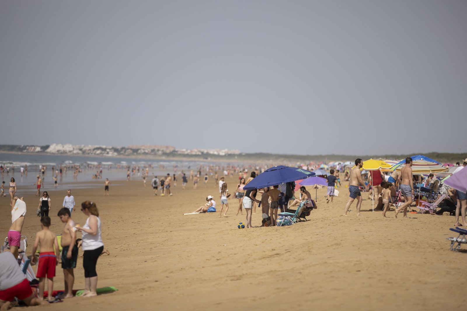 Imágenes del ambiente en las playas en este sábado 8 de abril