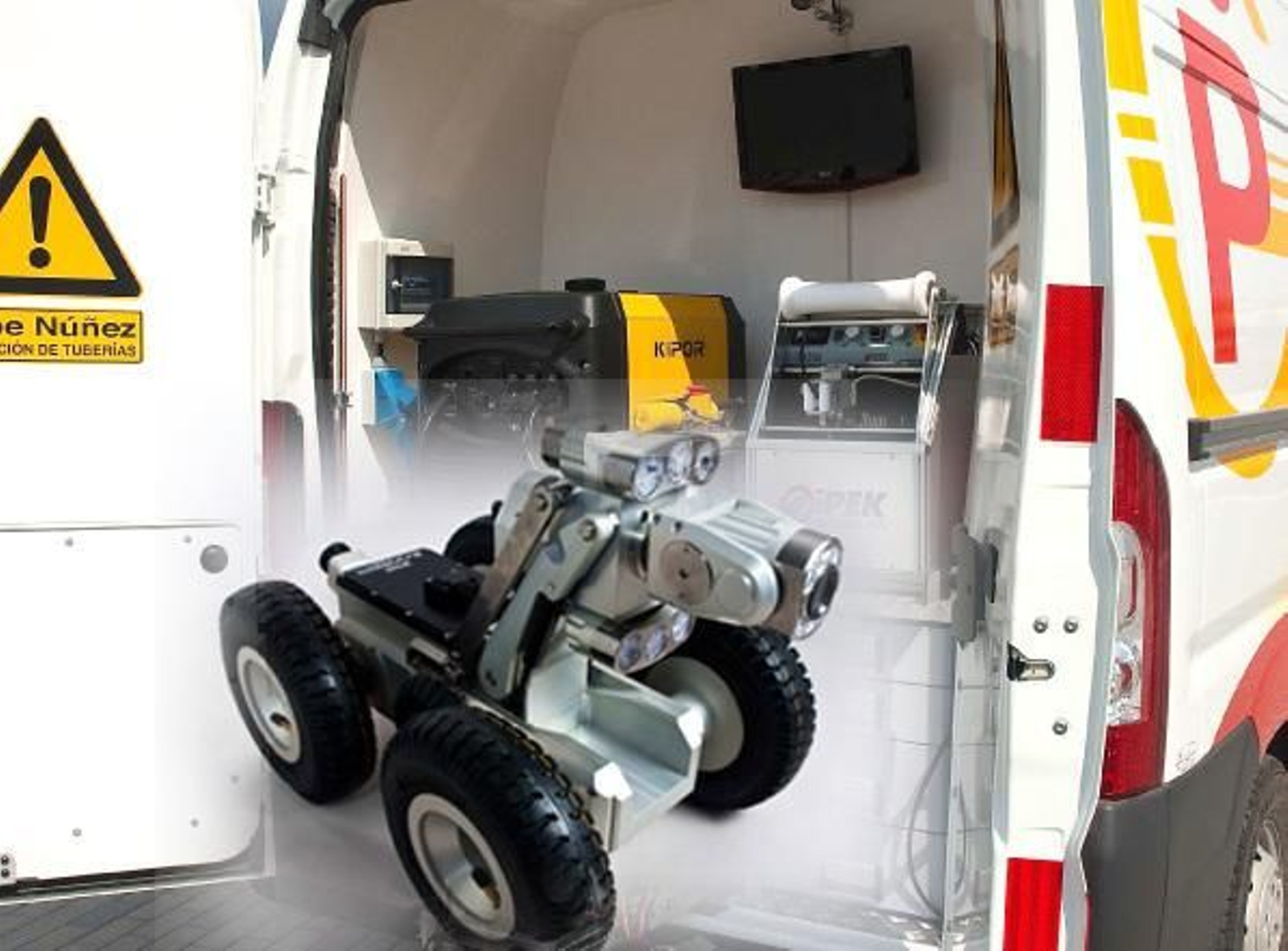 Furgón que integra el robot