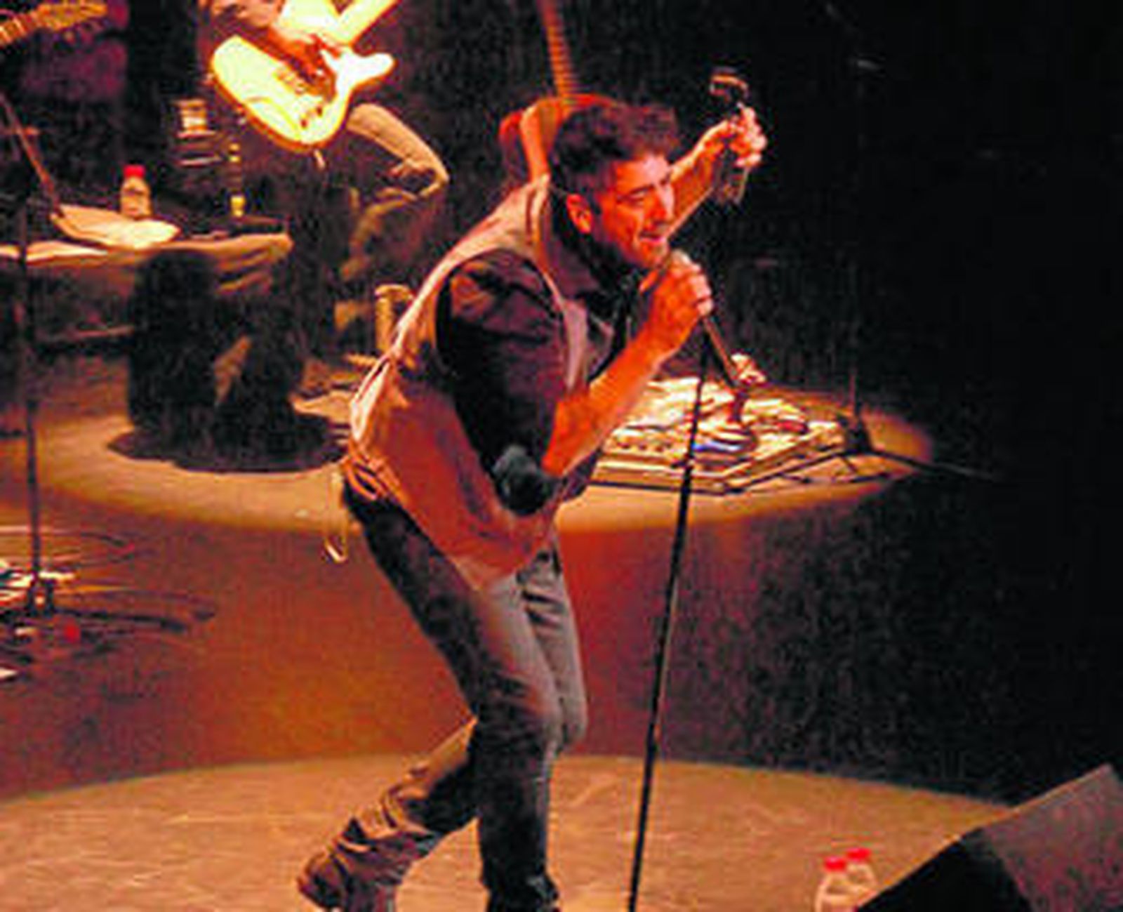 Antonio Orozco durante su concierto en Almería.
