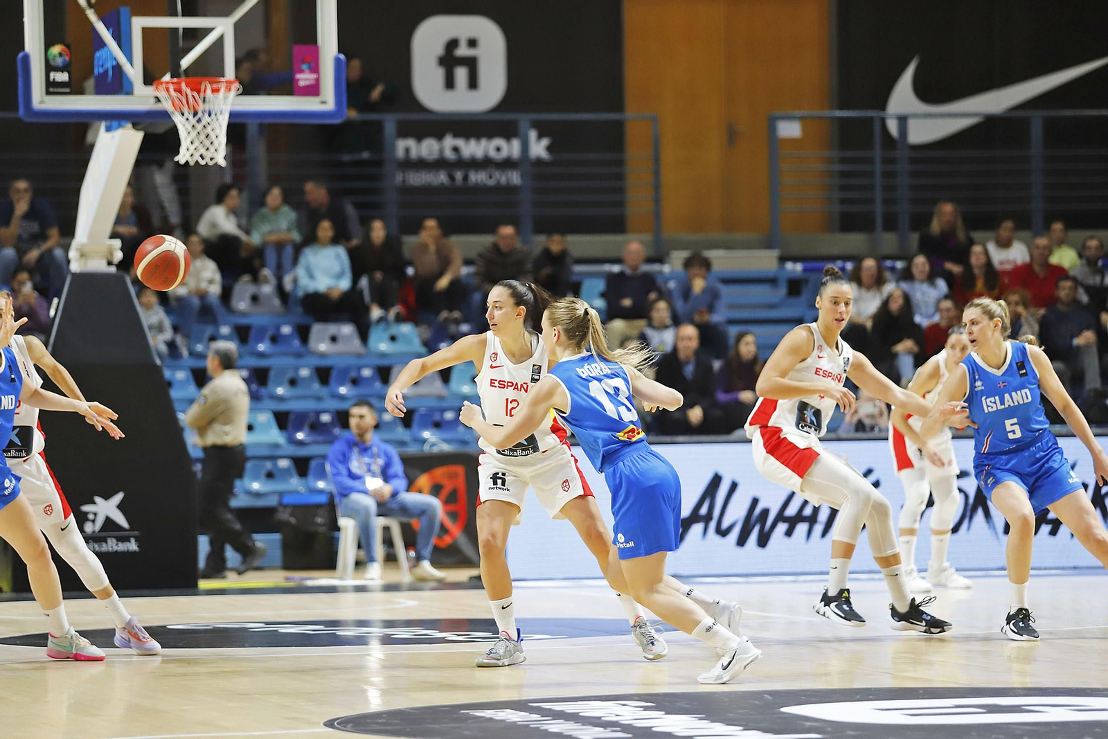 Imágenes del partido de la Selección Española femenina de baloncesto contra Islandia en Huelva