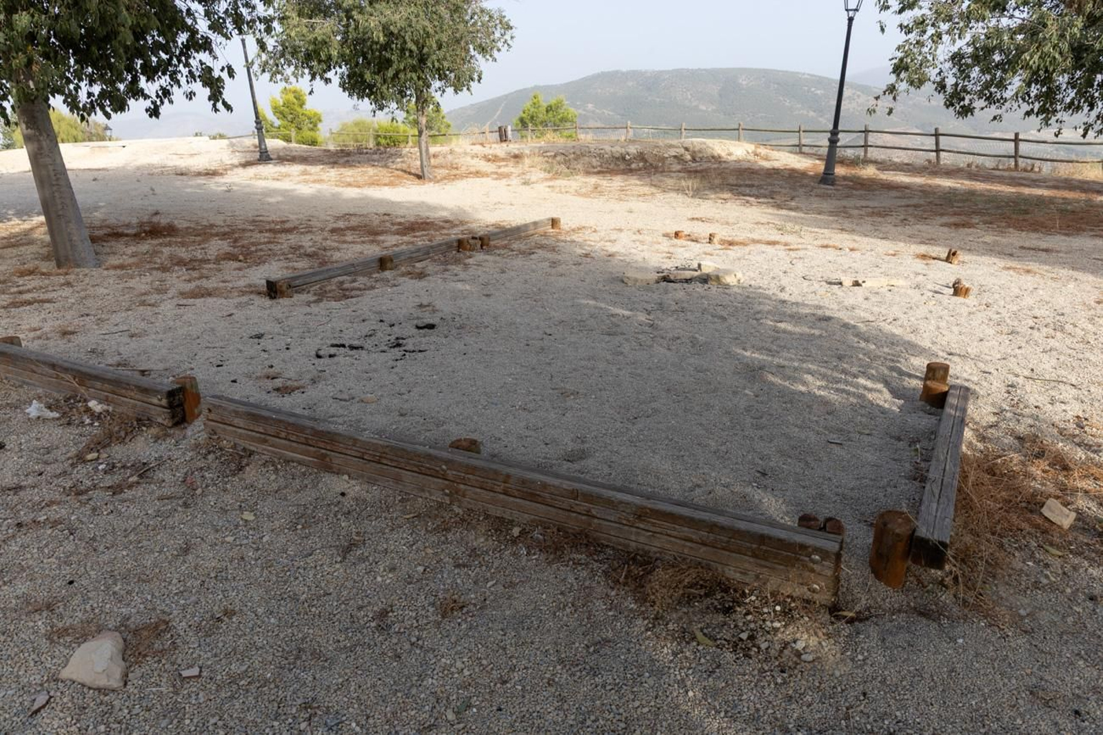 Estado de abandono del parque del Cerro de las Canteras