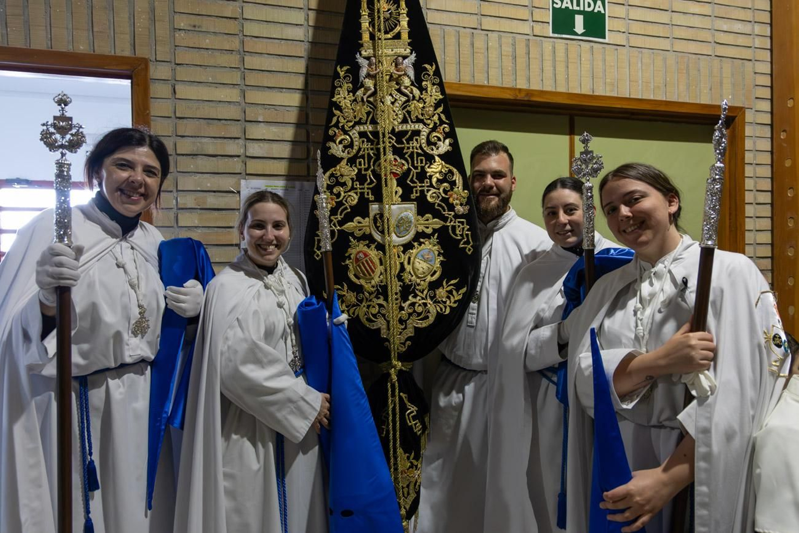 La temida lluvia impide el desarrollo normal de este Martes Santo